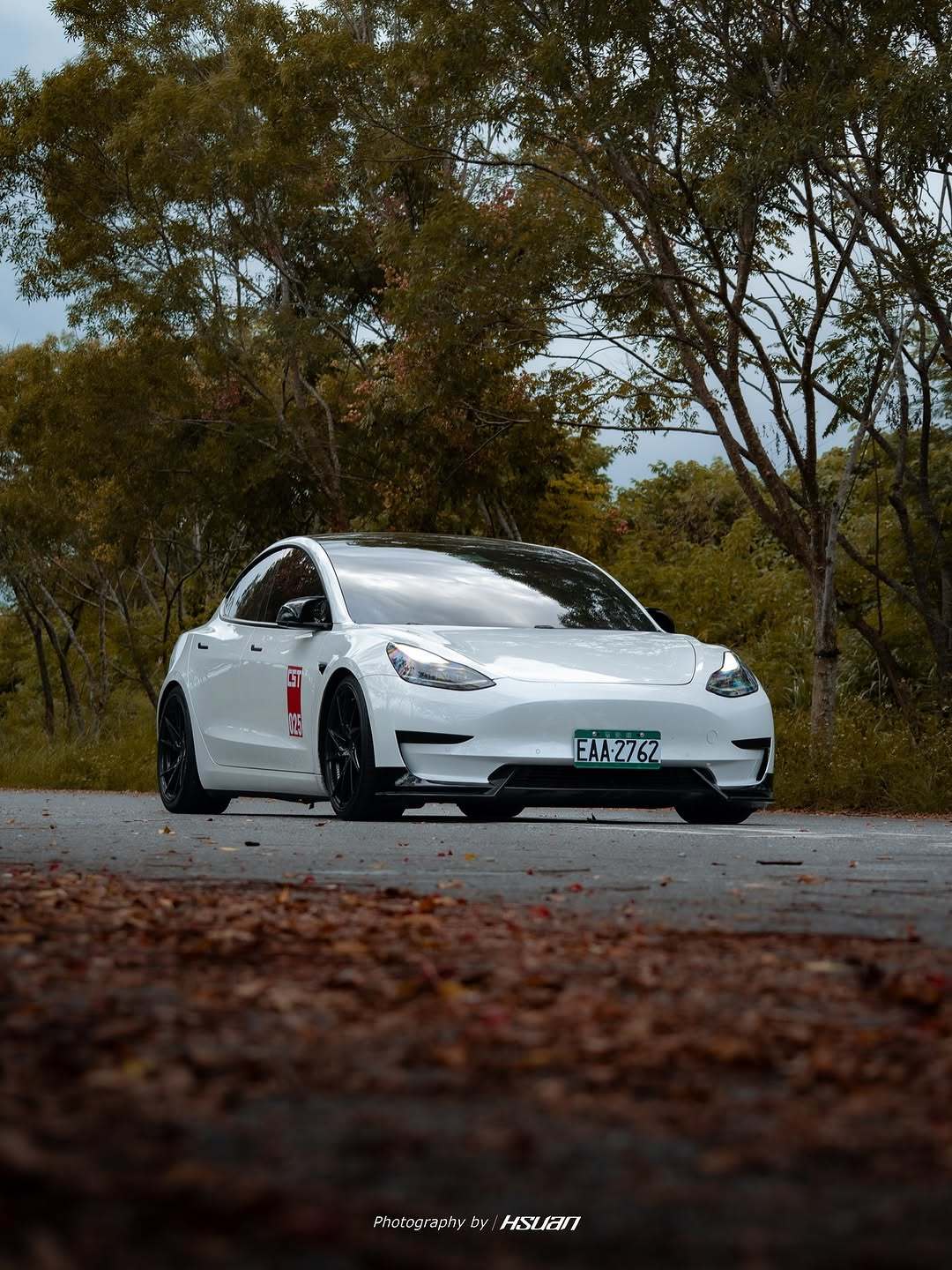 谢谢🙏 最强大的副手,总是出力 还把我拍那么瘦 平日下午最佳伙伴🤣 📷:@hsuan0803_ #HCC #花蓮青年會攝 #extremist #extremist_club #花蓮景點 #花蓮秘境 #tesla #teslamodel3 #靜態攝影 #動態攝影 #teslaclubofamerica @just20240811