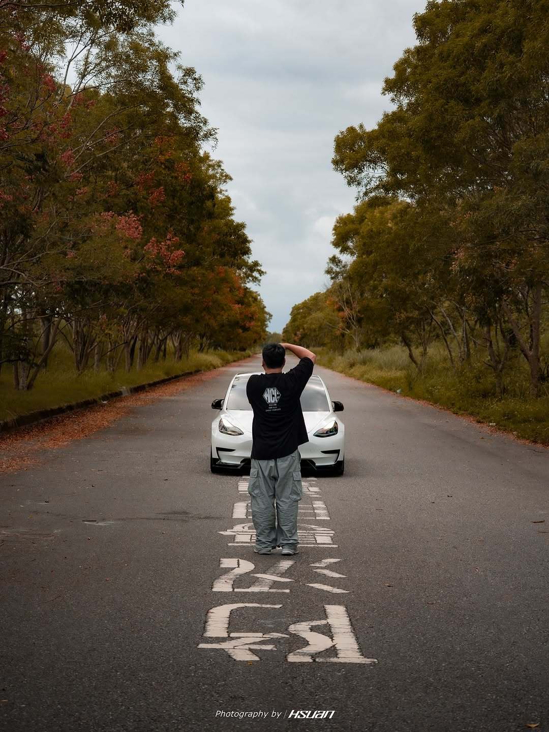 谢谢🙏 最强大的副手,总是出力 还把我拍那么瘦 平日下午最佳伙伴🤣 📷:@hsuan0803_ #HCC #花蓮青年會攝 #extremist #extremist_club #花蓮景點 #花蓮秘境 #tesla #teslamodel3 #靜態攝影 #動態攝影 #teslaclubofamerica @just20240811