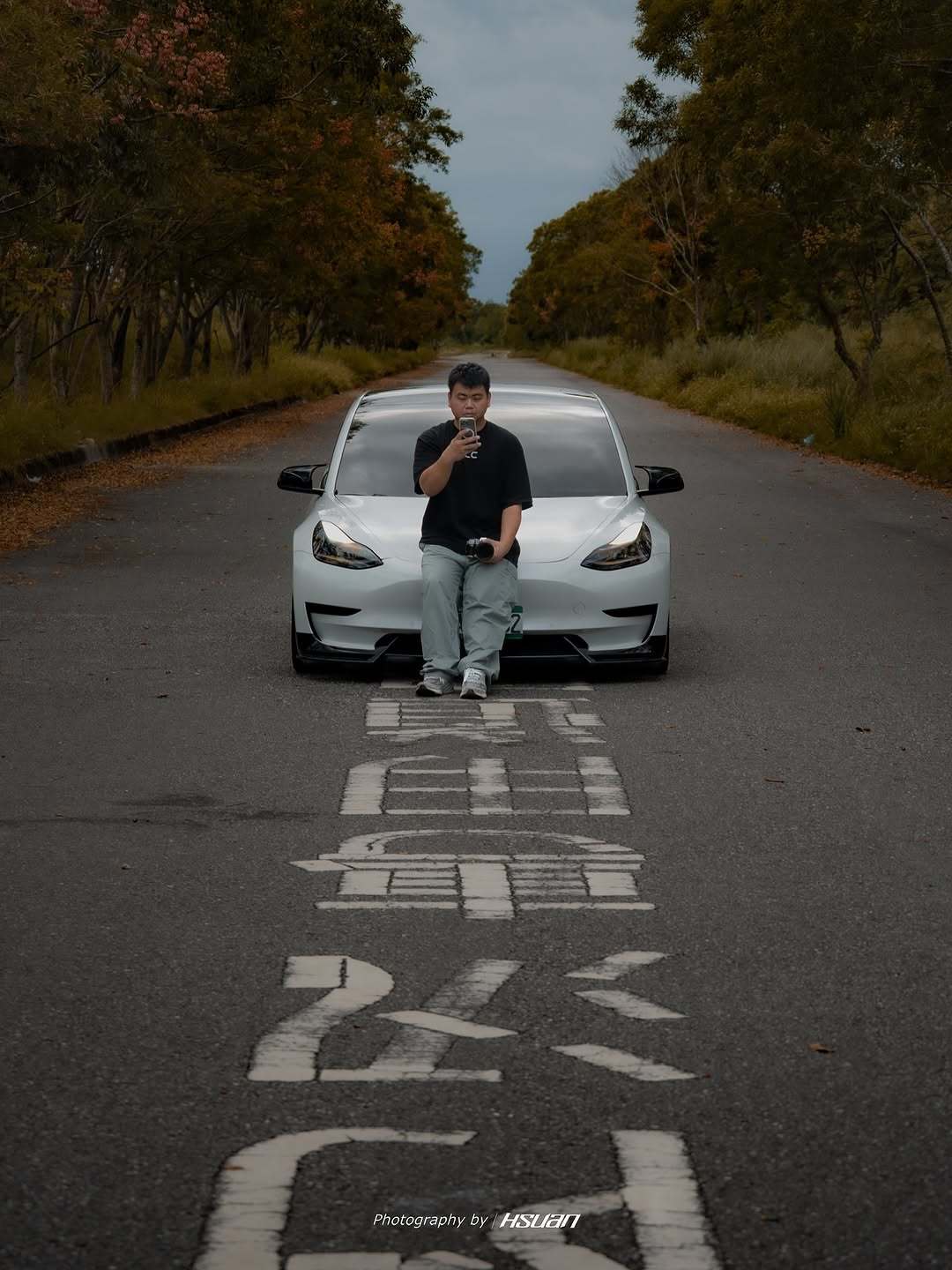 谢谢🙏 最强大的副手,总是出力 还把我拍那么瘦 平日下午最佳伙伴🤣 📷:@hsuan0803_ #HCC #花蓮青年會攝 #extremist #extremist_club #花蓮景點 #花蓮秘境 #tesla #teslamodel3 #靜態攝影 #動態攝影 #teslaclubofamerica @just20240811