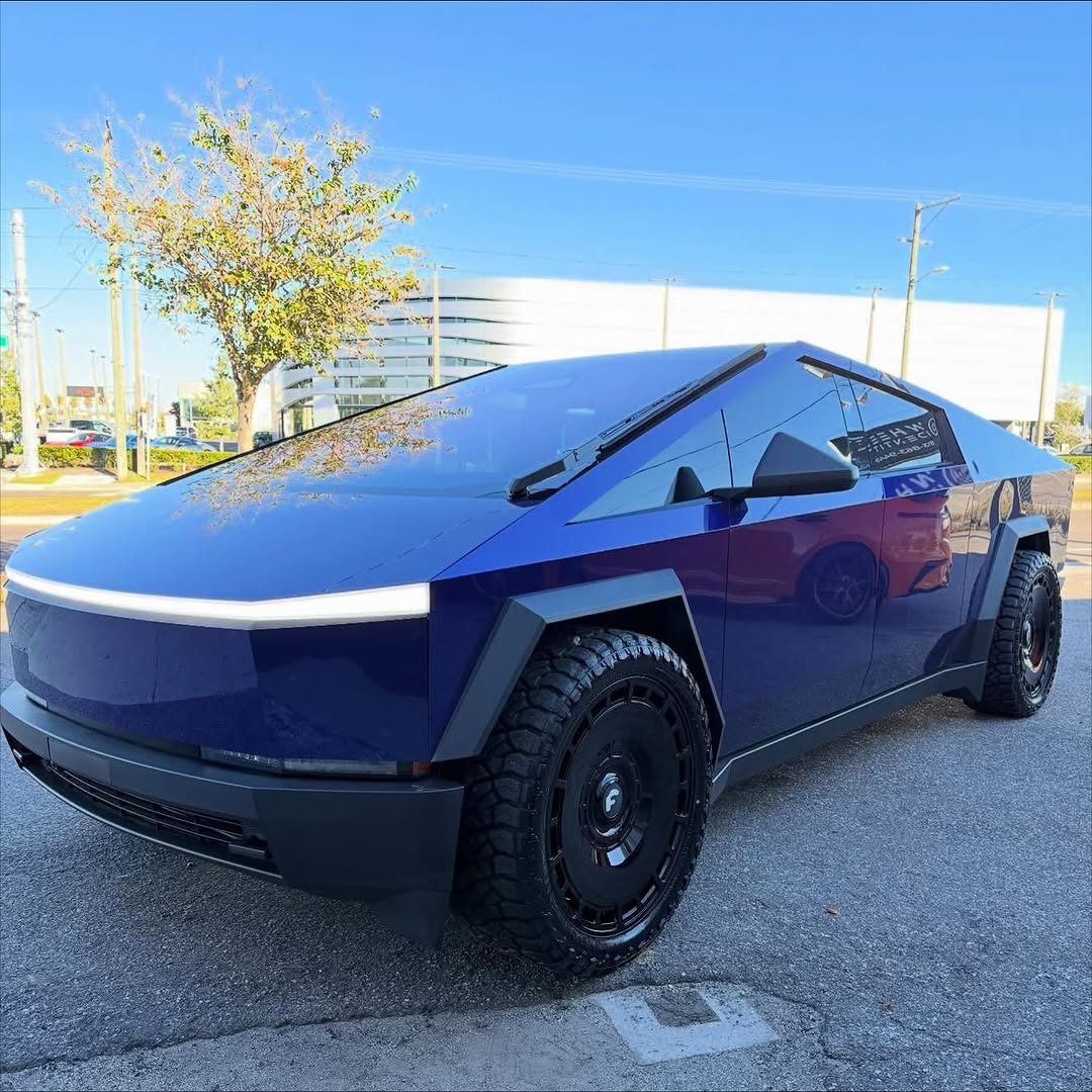 #CyberTruck在 #Forgiato @wheels 由 @wheelidentity @forgiato