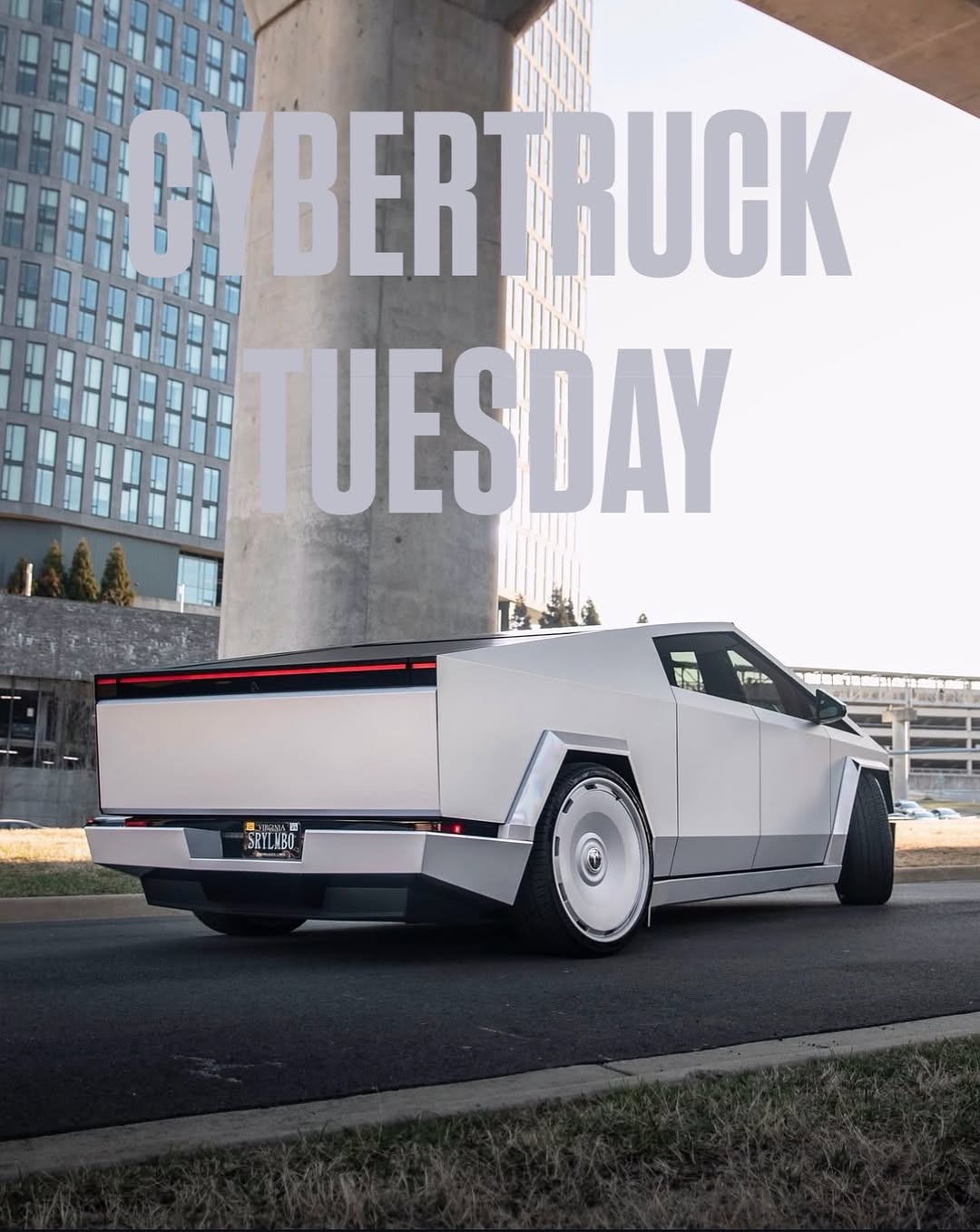 今天星期几？ 🛻 @c2collab 🏡 VA 📸 @laprimadc @teslaclubofamerica