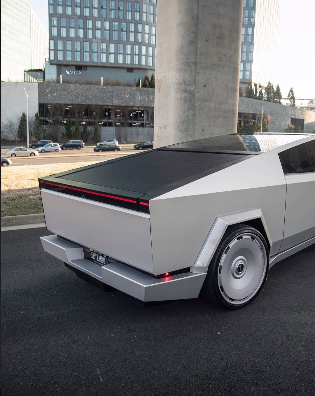 今天星期几？ 🛻 @c2collab 🏡 VA 📸 @laprimadc @teslaclubofamerica