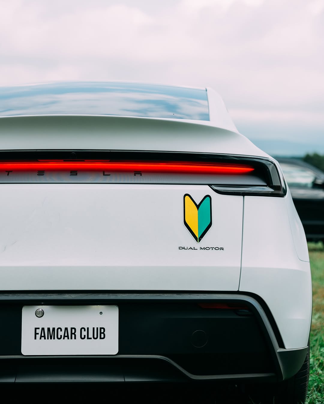 【FAMCAR SNAP】 NO.018：户崎家族 爸爸：40多岁（公司董事） 妈妈：40多岁 长男：7岁 次女：4岁 Model Y #famcarclub #teslamodely #modely #mytesla #teslaowners #teslagram #teslalife #drivetesla #teslacommunity #teslalove #electricvehicle #evlife #futureofdriving #テスラ #モデルY #テスラModel Y #EVカー #ファミリーカー #キッズファッション #キッズスタイル #ママコーデ #ママコーデ时尚 #子供のいる暮らし #親子スナップ #ママファッション #男の子コーデ #女の子コーデ #親子ファッション #家族コーデ #家族コーデ #親子リンクコーデ @famcar_club