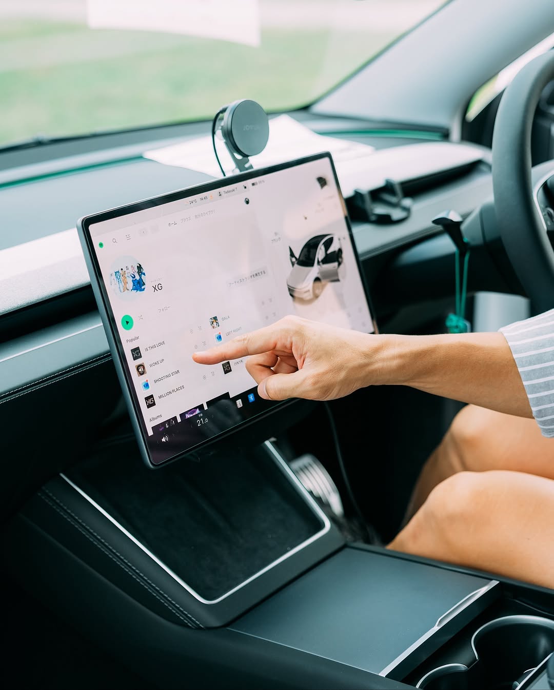 【FAMCAR SNAP】 NO.018：户崎家族 爸爸：40多岁（公司董事） 妈妈：40多岁 长男：7岁 次女：4岁 Model Y #famcarclub #teslamodely #modely #mytesla #teslaowners #teslagram #teslalife #drivetesla #teslacommunity #teslalove #electricvehicle #evlife #futureofdriving #テスラ #モデルY #テスラModel Y #EVカー #ファミリーカー #キッズファッション #キッズスタイル #ママコーデ #ママコーデ时尚 #子供のいる暮らし #親子スナップ #ママファッション #男の子コーデ #女の子コーデ #親子ファッション #家族コーデ #家族コーデ #親子リンクコーデ @famcar_club