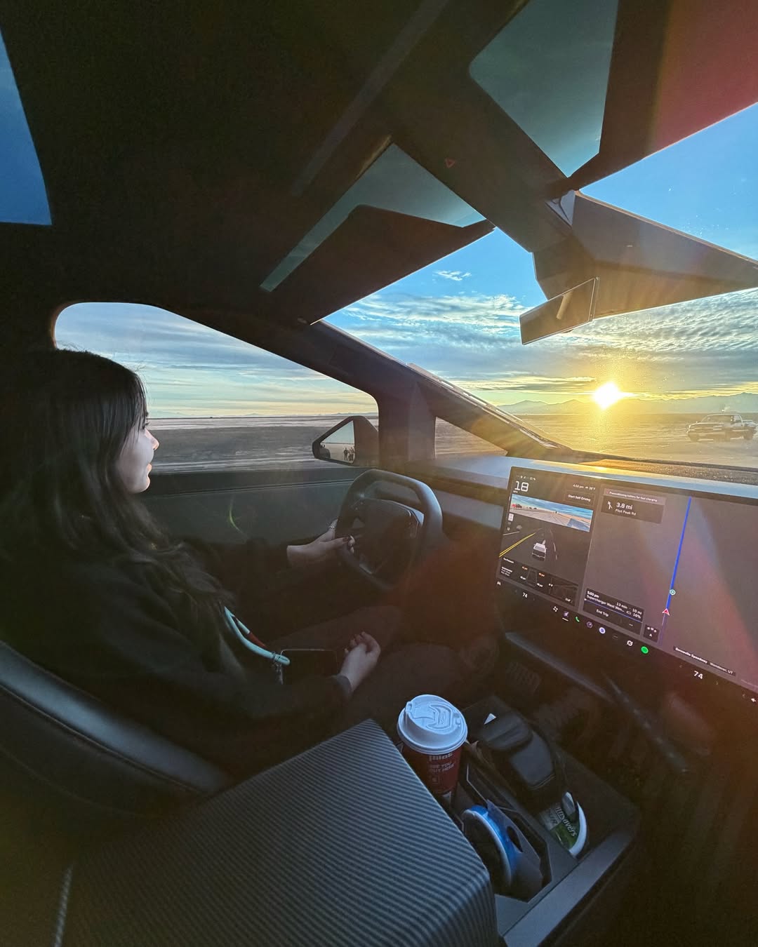 #Cybertruck在邦纳维尔盐滩 ✨ @thegreen.3