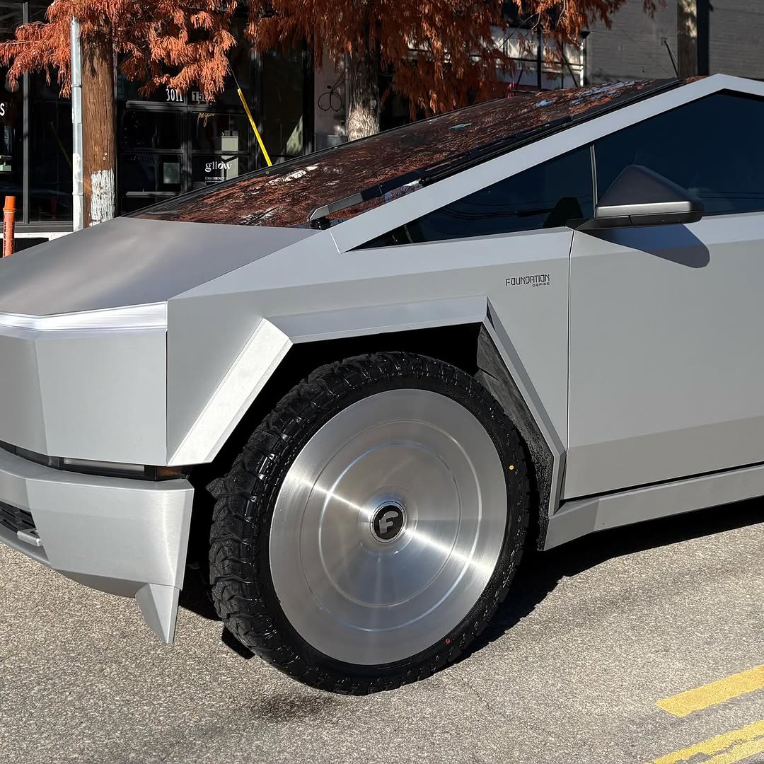 #CyberTruck 在 #Forgiato @wheels 由 @specialeditionss @forgiato