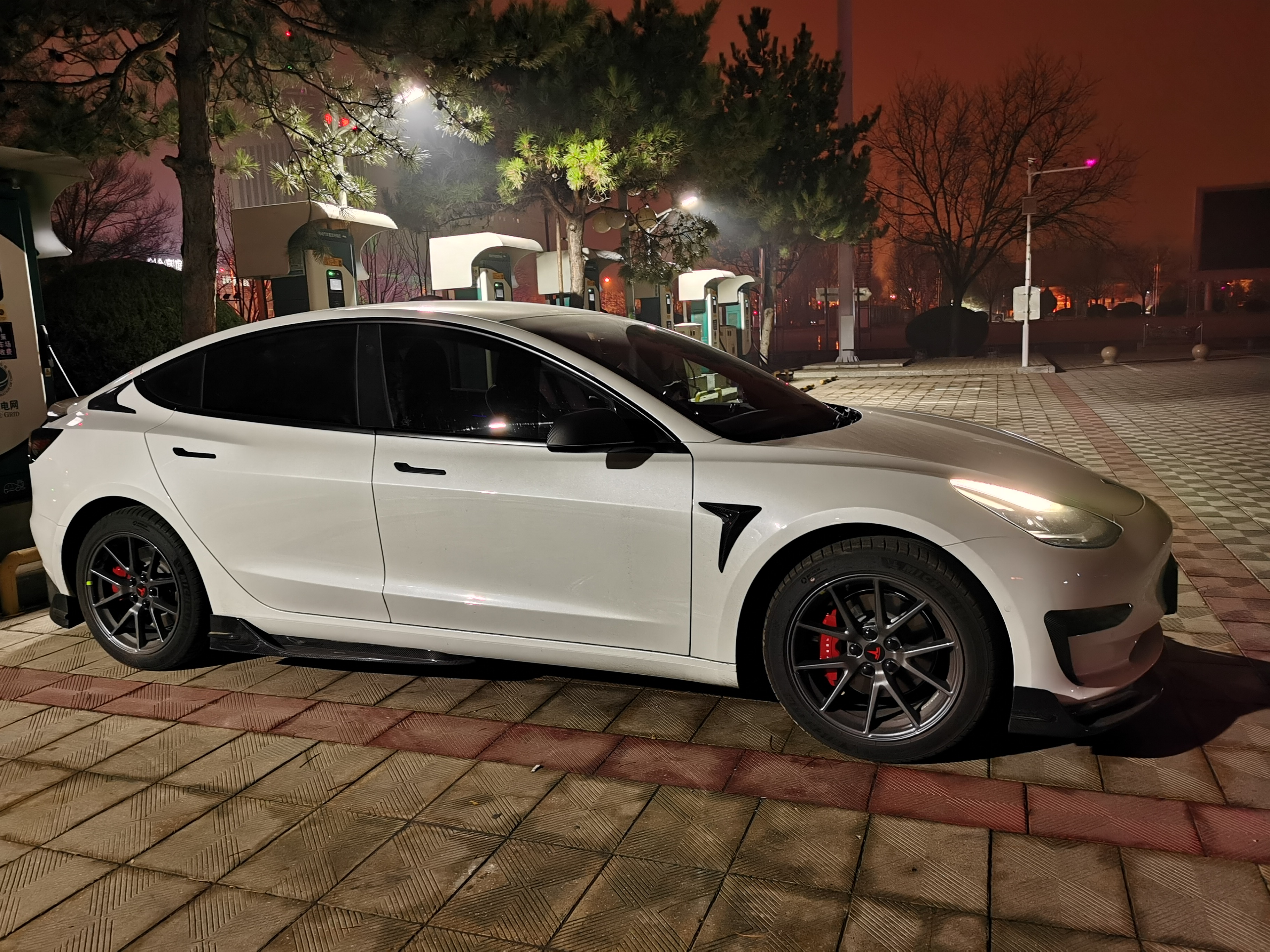 提车三个月了，加了好多东西，折腾了好久，该休息休息了。