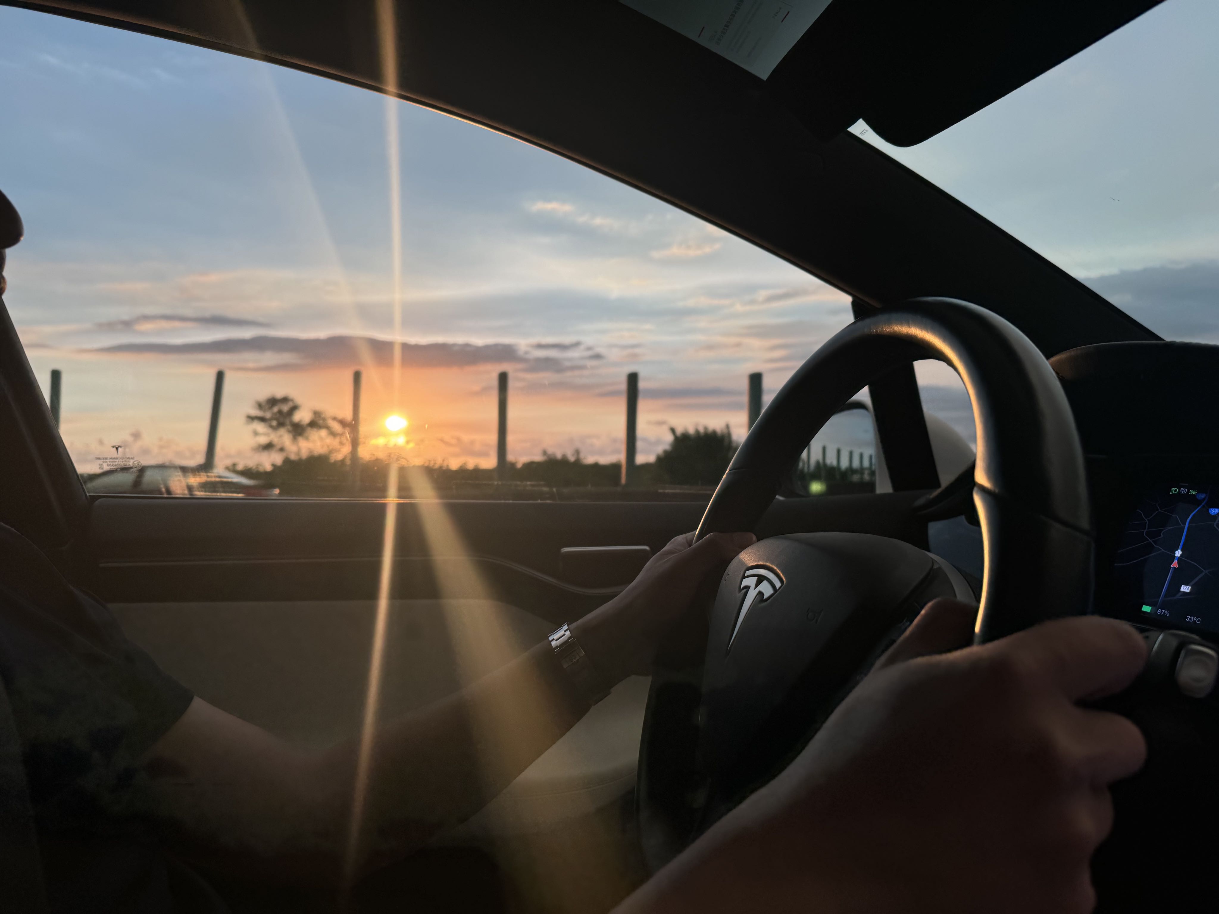 遨游在故乡－台湾省，高速上的夕阳，享受着飞弛中的浪漫