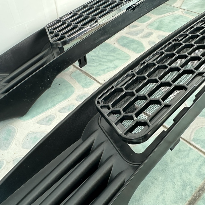 做多了一个焕新y的镂空悬浮防虫网。有需要私聊。
镂空设计的防虫网，不破坏原车颜值，低调融入车身设计，肉眼几乎难察觉。不会堵气损坏热泵。可以防止落叶蚊虫侵袭，牢牢守护冷凝器不被小石头打到，避免堵塞影响散热。
安装便捷不打孔，给爱车持久防护，行车更安心。
特斯拉散热器官网清洗一次【559.35元】，
外面清洗一次也要一百多两百元，
如果装上这个，可以让你省心不少！ #防虫网 #特斯拉