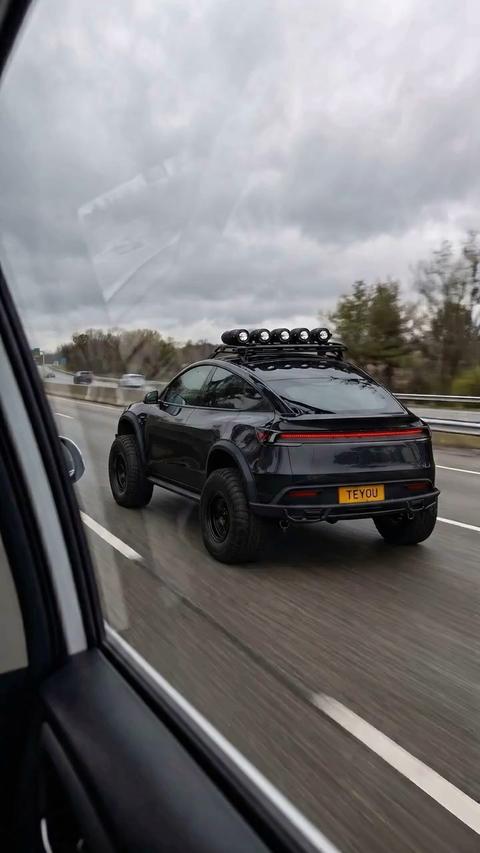 大脚版Model Y