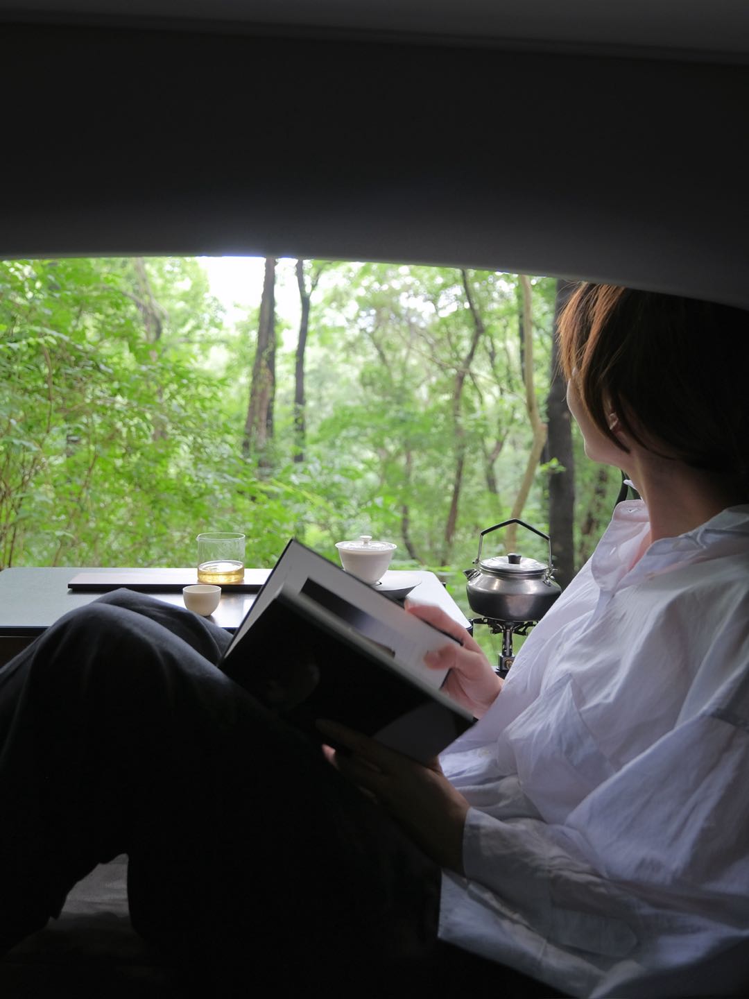 特斯拉与相行 后备箱的风景
也是我的移动茶室


#是我的梦中情车 #特斯拉周边好物 #喝茶 #后备箱里满满的爱