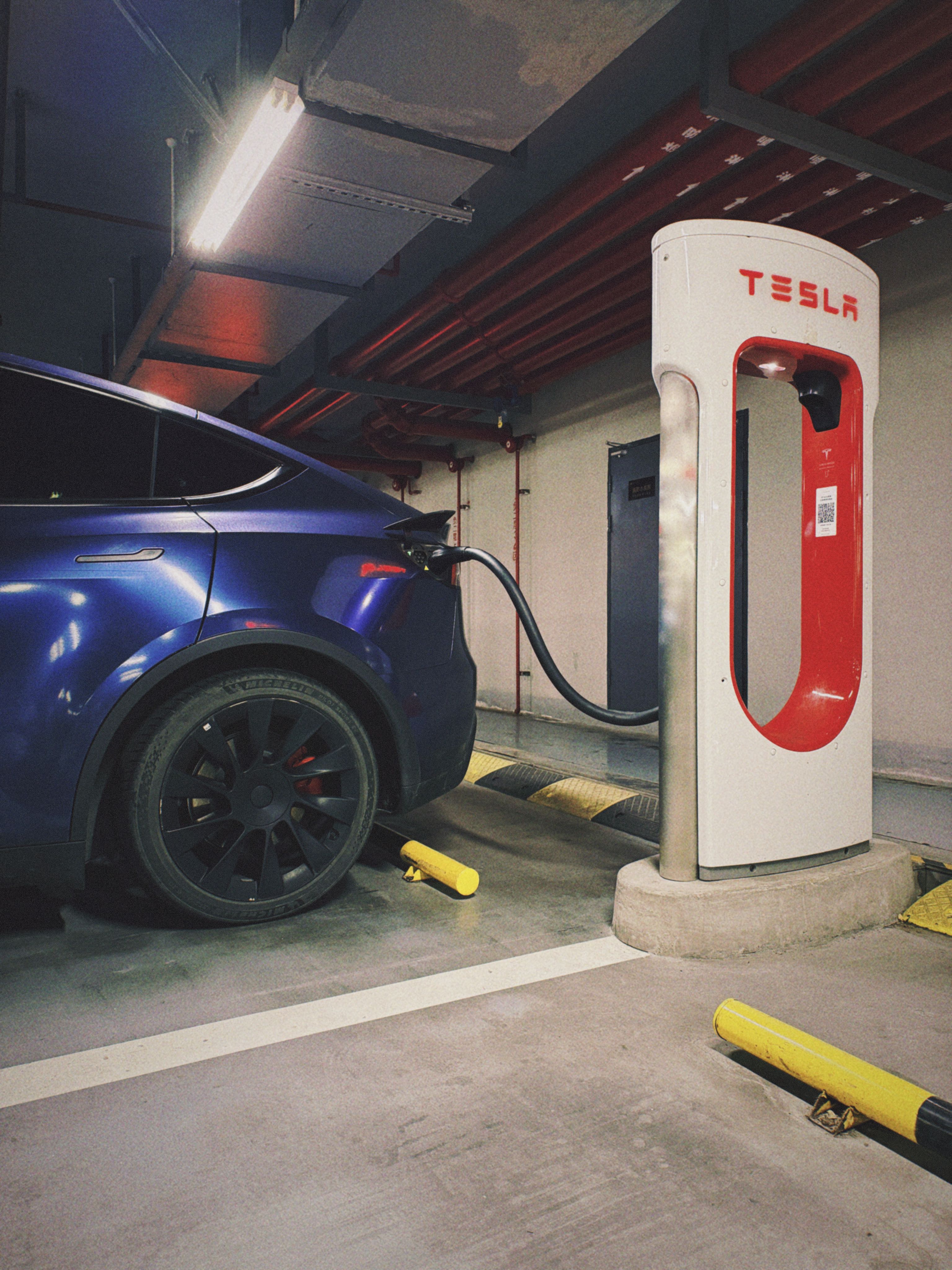 有没有杭州特斯拉车主想加入组织的～
线上线下一起玩儿。大家经常聚在一起活动兜风。
杭州特斯拉纯净车主群