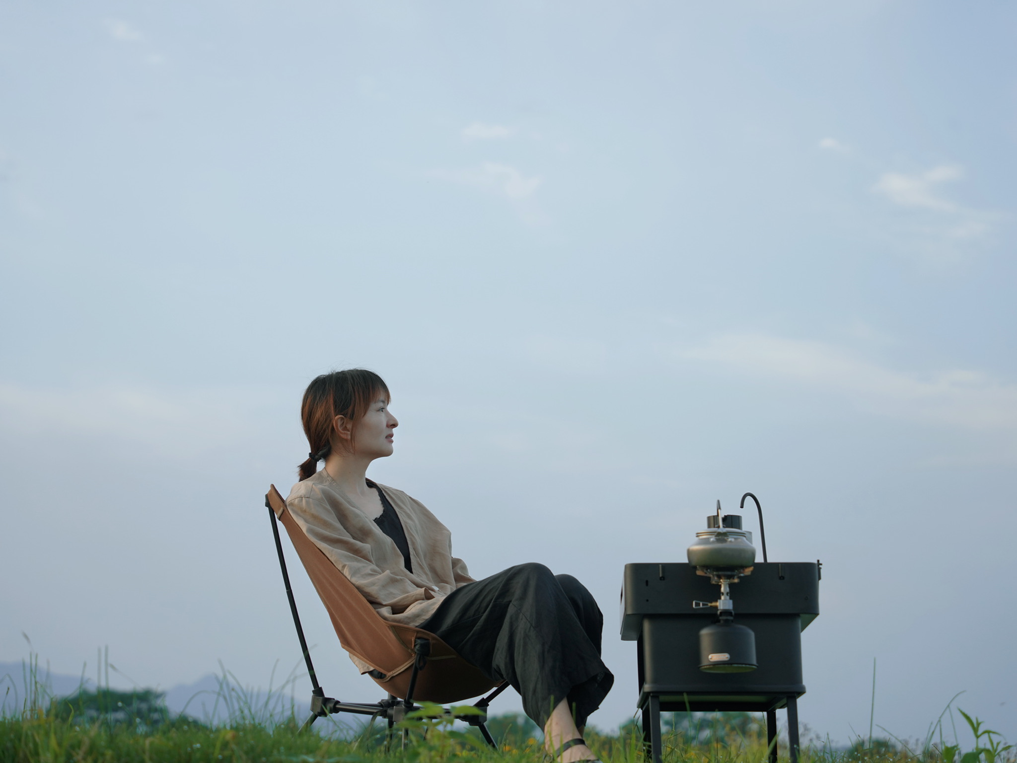 我在清晨5点的江边 喝☕️
你在哪？



#特斯拉周边好物 #特斯拉车主日记 #特斯拉车主日常 #户外 #咖啡 #咖啡时间