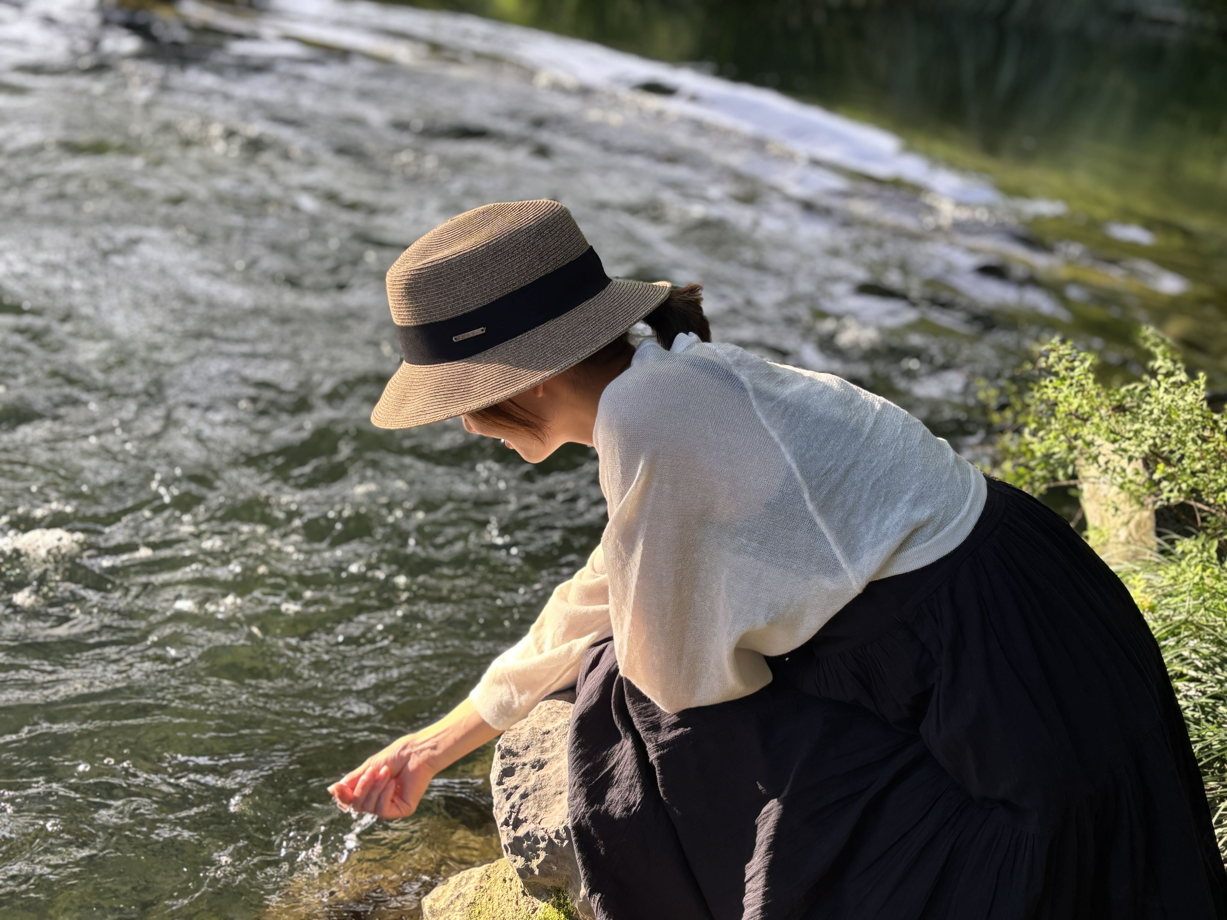 清晨5点的西湖边 很是热闹
一半是青春的光影狂欢，一半是岁月沉淀的健康韵律
我也记录一下这份鲜活🔥

#特拉斯 #特斯拉车主日记 #生活也要松弛感 #喝茶