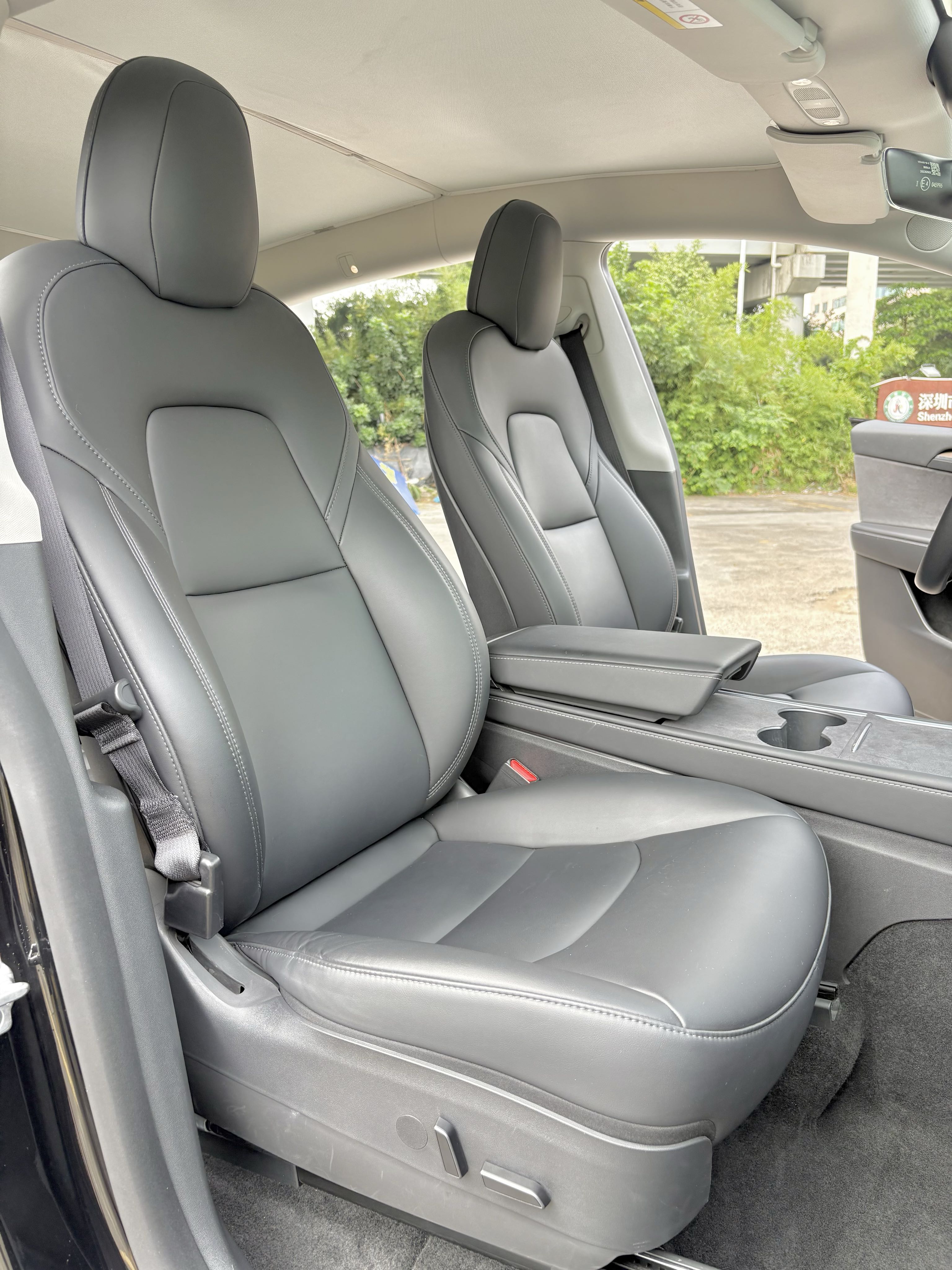 2022款  Model Y长续航全驱版
上牌: 2022-07
里程: 7.8公里
配置：78kWh三元锂电池（健康度91%）
续航: 545公里 
选装：20寸轮毂
状态: 一手原版零出险
2022 Tesla Model Y LongRange Dual Motor