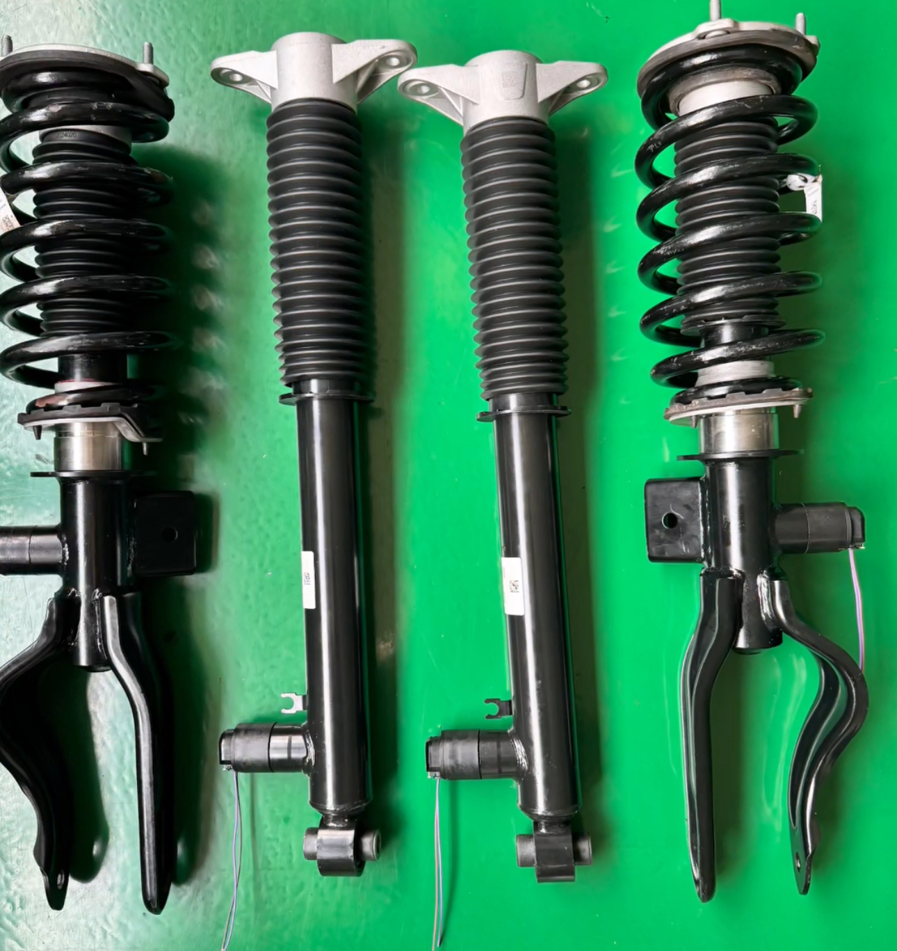 #特斯拉焕新3 原装款CDC动态可变悬架系统！