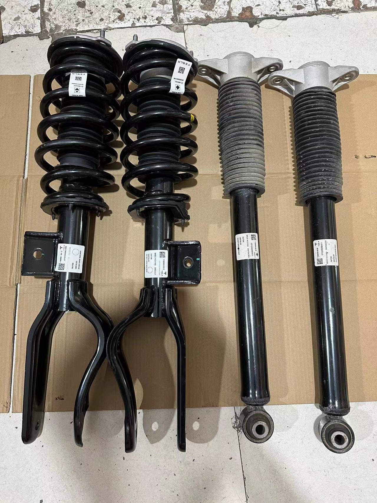 24款特斯拉model Y减震有需要的吗#特斯拉硬屁股 