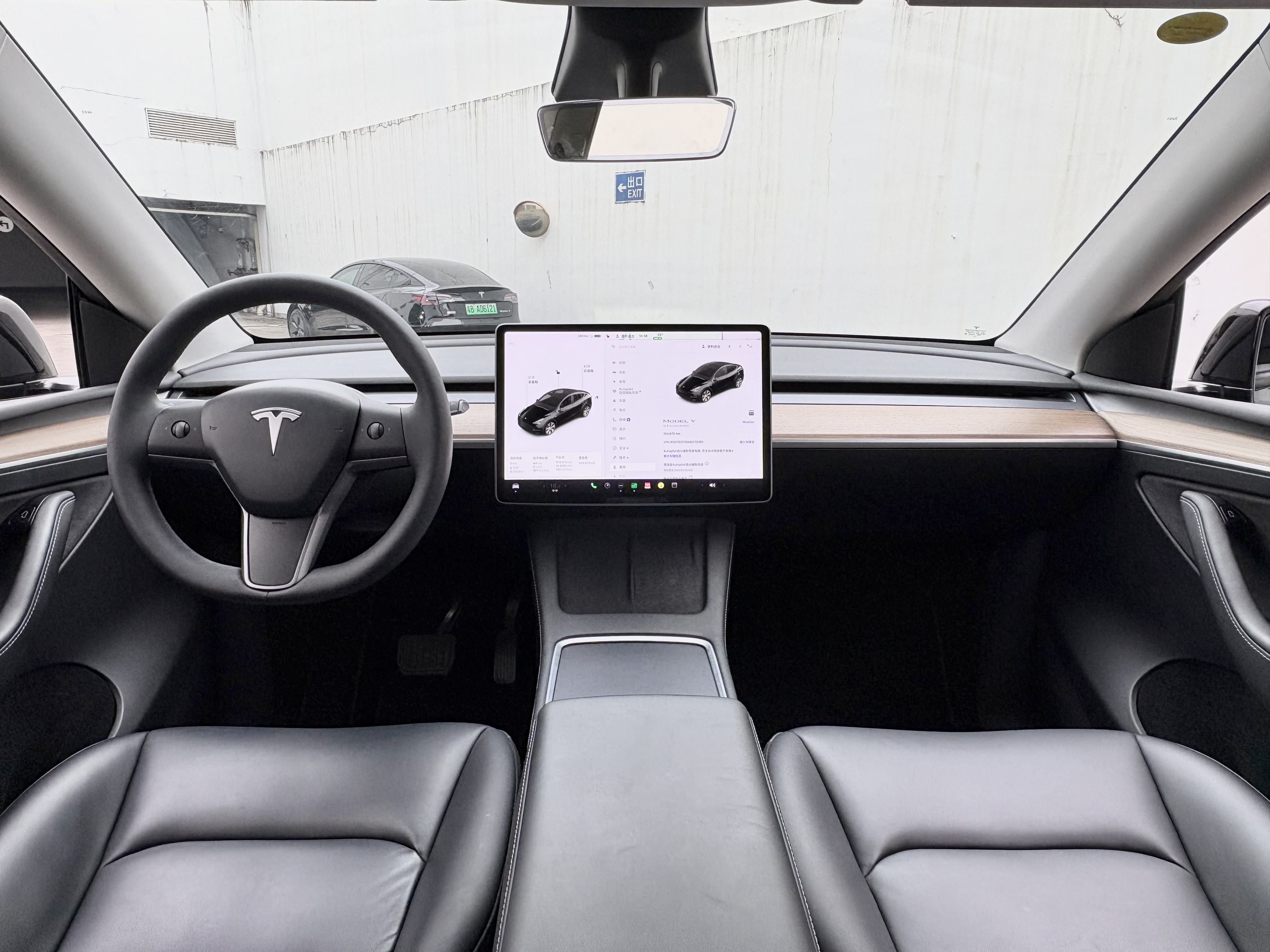 2021款 MODEL Y 标准续航后驱版
上牌: 2021-03
里程: 10.9万公里
续航: 525KM
配置：60kWh磷酸铁锂电池
状态：一手原版车况
2021  Tesla Model Y Standard Range#特斯拉二手车