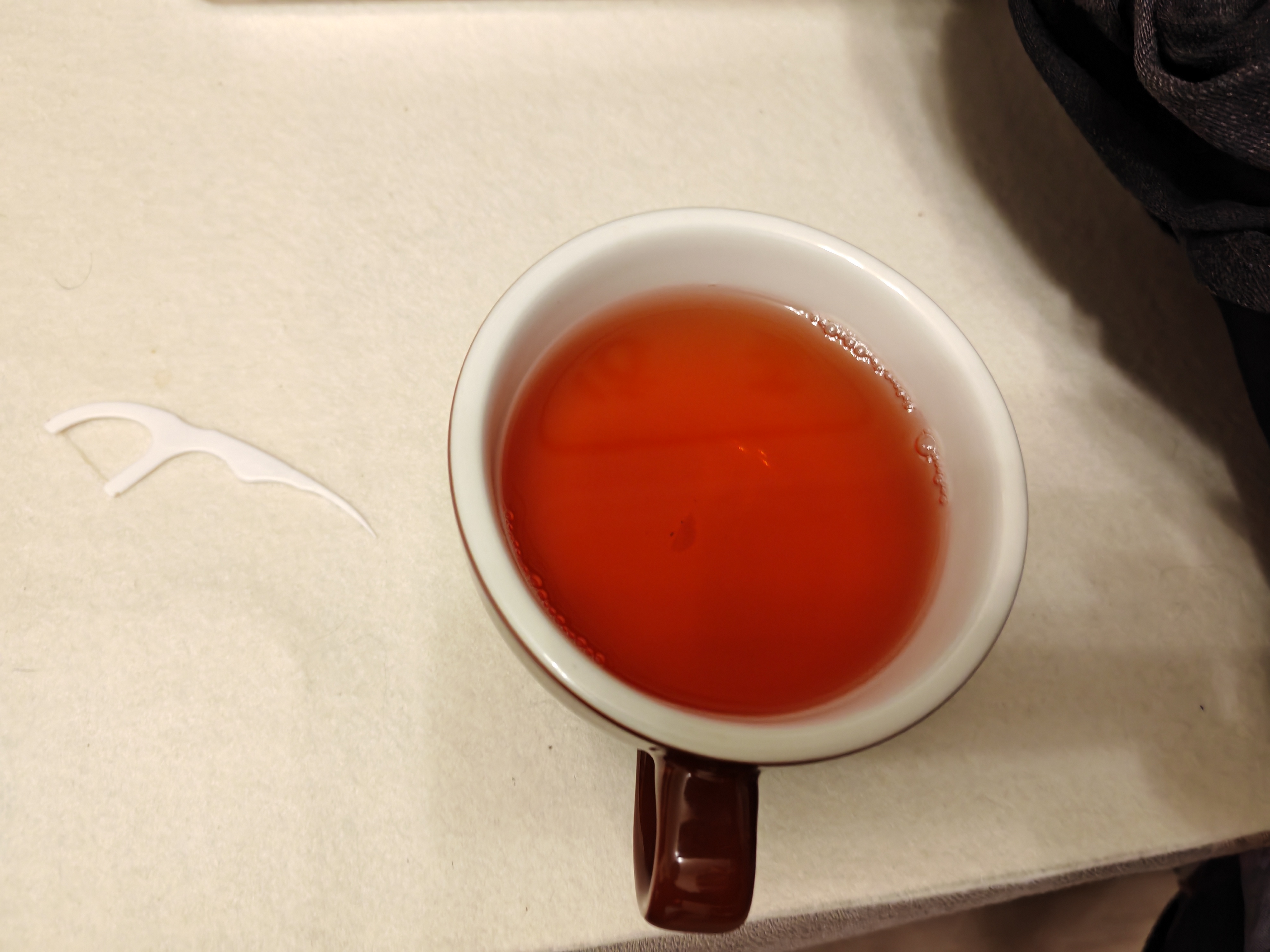 一杯嫩芽飘雪茉莉花茶+刚出炉吉姆大师傅蓝莓蛋挞，就是什么某喜某霸某巴克只能在北风中凌乱😌#美丽精神状态 