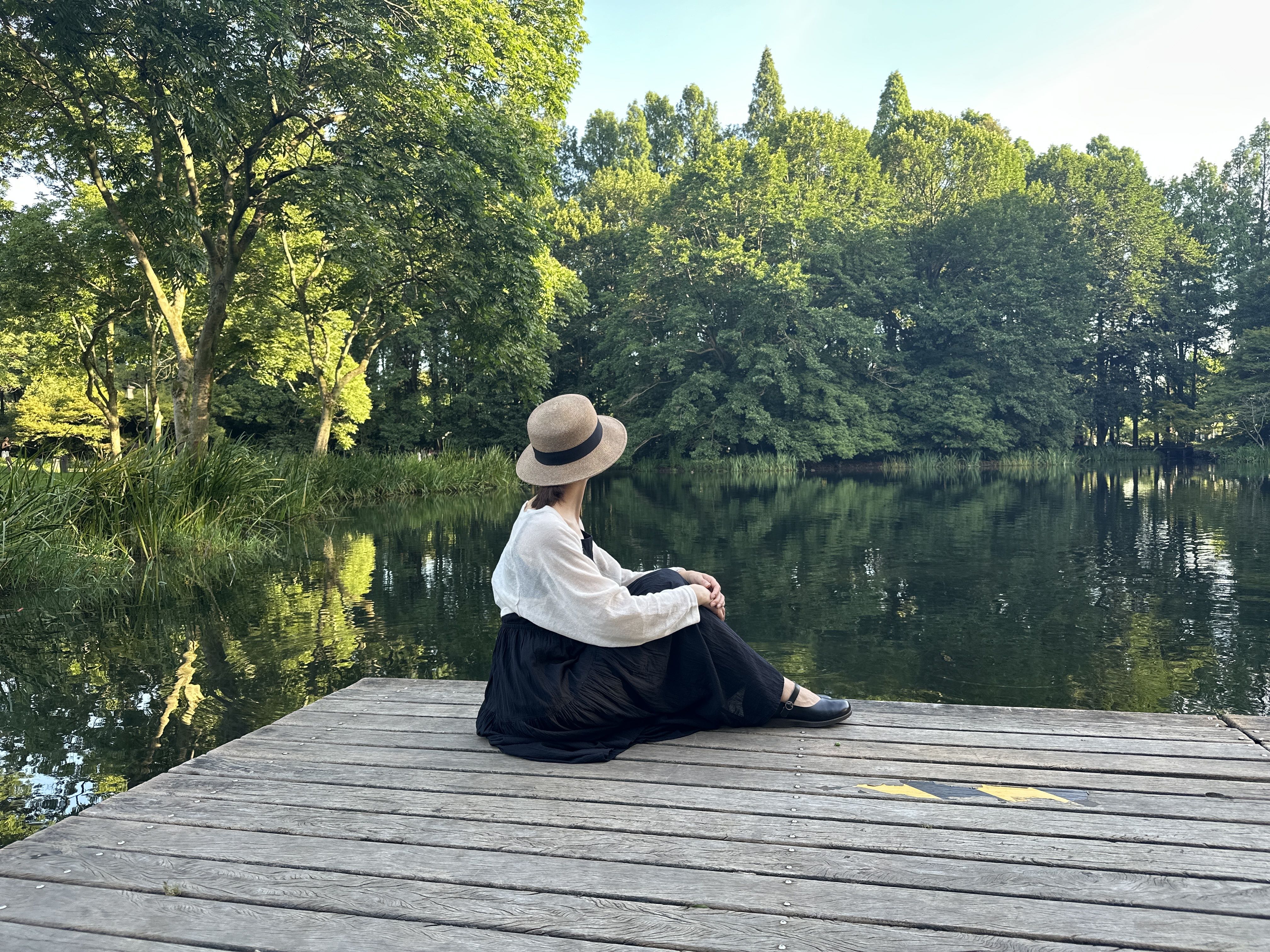 清晨5点的西湖边 很是热闹
一半是青春的光影狂欢，一半是岁月沉淀的健康韵律
我也记录一下这份鲜活🔥

#特拉斯 #特斯拉车主日记 #生活也要松弛感 #喝茶