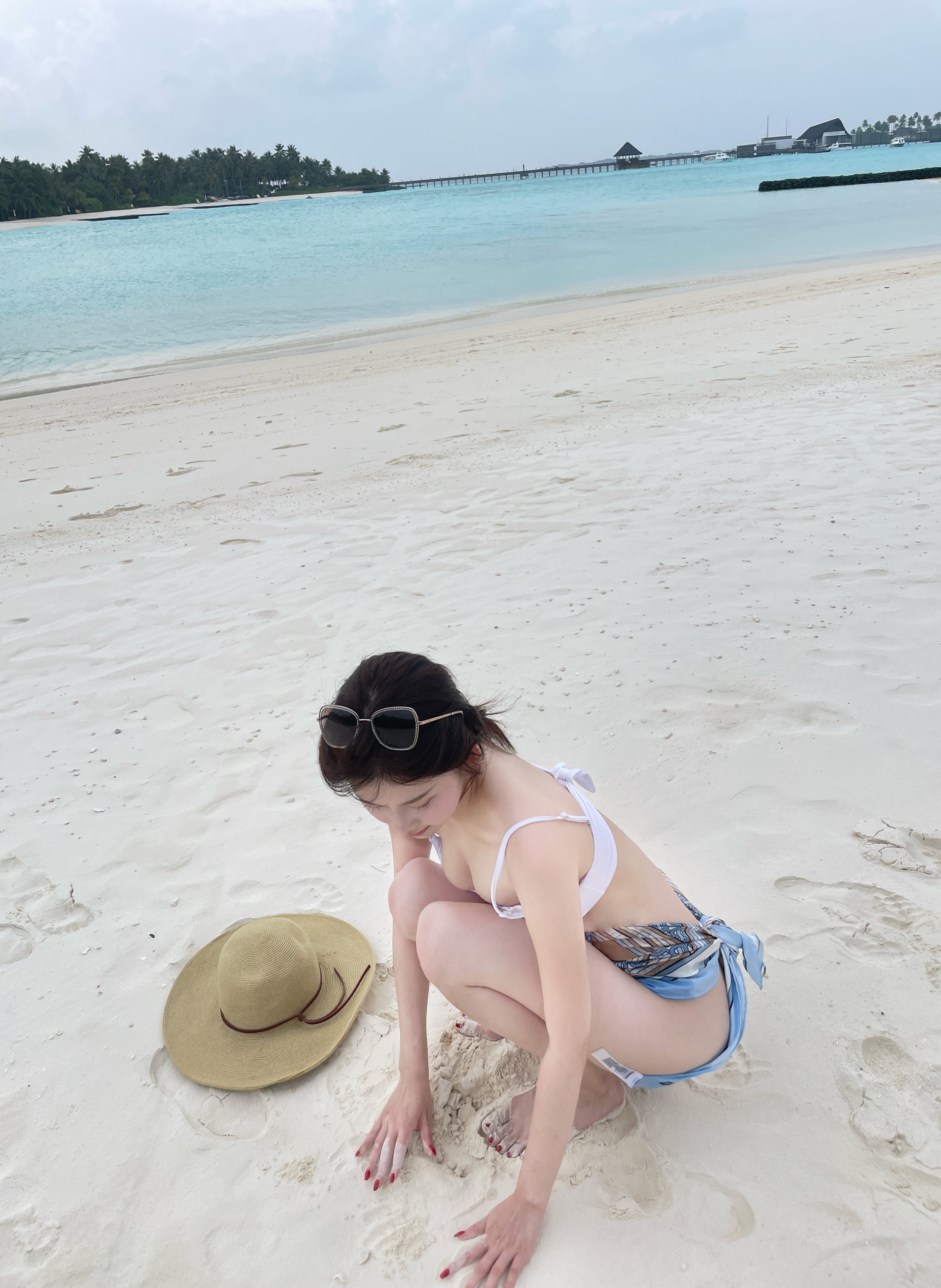 🇸🇬14图 和家人团团圆圆 去了好几个小岛 有点累但很幸福 卡在放假的最后一天回学校了
新年快乐🥂#日常plog #新年 #幸福的具像化 @猪猪Cris