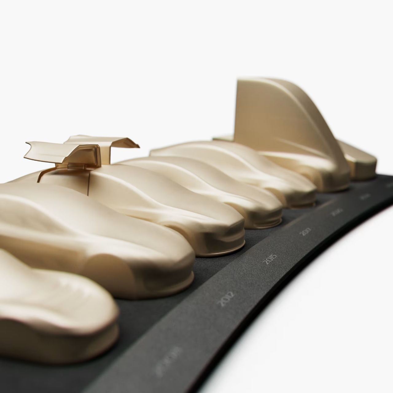 小小车队正在加速向你驶来🚘 特斯拉20周年珍藏
小小车队正在加速向你驶来
	
📐Cybertruck发条赛车
金属质感，重温童年竞速乐趣
放好，上发条，看着TA出发[偷笑R]
	
🏆TESLA Speedform纪念套组
一切始于Roadster，致敬经典
纪念我们曾发布的每一款车辆💪
	
🗓️3月4日上午十点🕙限量开售
锁定﻿#特斯拉在线商店﻿
[礼物R]GET收藏与娱乐的双重享受🎮 @特斯拉