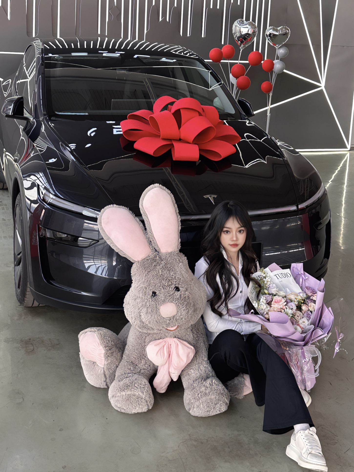 新款特斯拉y已提 喜提大玩具嘻嘻
哇，特斯拉啊！那可是科技与环保的完美结合！愿它带你领略未来出行的魅力，一路畅通无阻，享受绿色出行的乐趣！
愿它为我遮风挡雨，带我驰骋千里，平安顺遂，幸福满满！
新车新气象，一路向前闯，安全又顺畅，幸福不打烊！
#特别心动的车 #电动车首选 #一元超充真香# 焕新ModelY有多好开#津彩纷呈特斯拉 @心碎小熊_