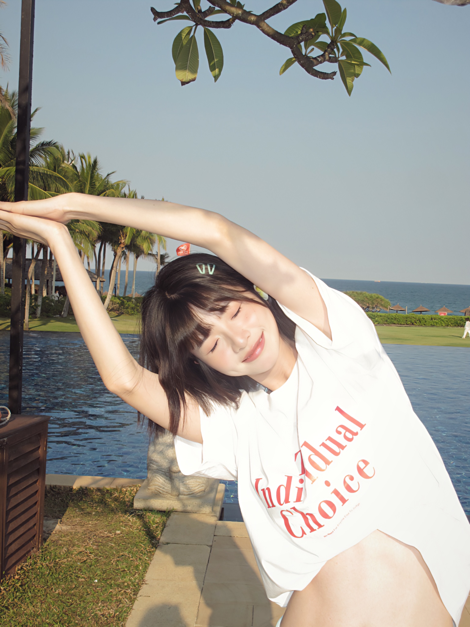 不在清迈🌴在三亚 喜欢好天气🥥
	
#日系 #短发 #来拍照了 #惬意海岛生活 #海边度假 #拍照姿势
#海边拍照 #松弛感 @春春