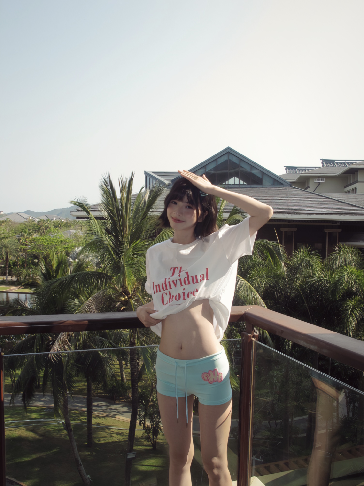 不在清迈🌴在三亚 喜欢好天气🥥
	
#日系 #短发 #来拍照了 #惬意海岛生活 #海边度假 #拍照姿势
#海边拍照 #松弛感 @春春