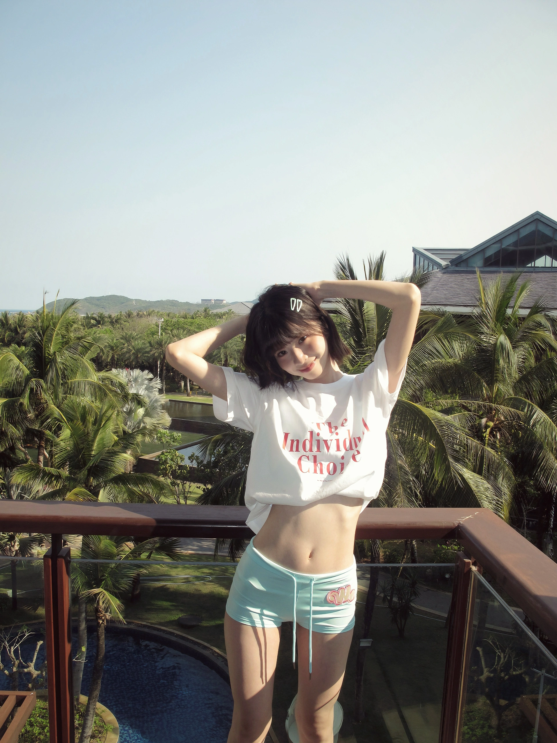 不在清迈🌴在三亚 喜欢好天气🥥
	
#日系 #短发 #来拍照了 #惬意海岛生活 #海边度假 #拍照姿势
#海边拍照 #松弛感 @春春