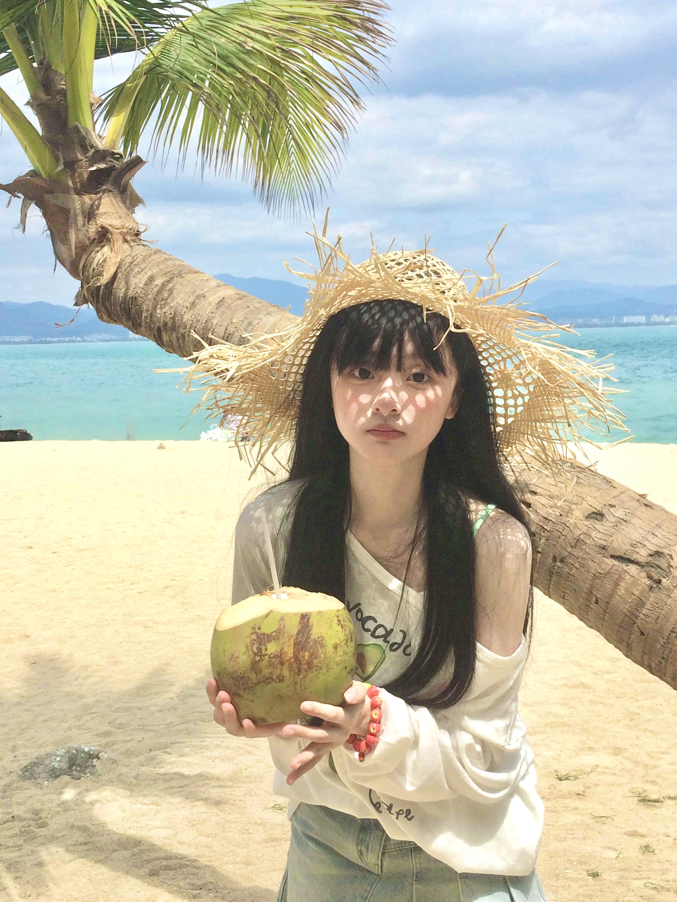 海岛日记｜.★̆̈𝗛𝗲𝗹𝗹𝗼𝗼𝗼𝗼 𓇼🌊 记录海📝🌊🏖️
#来拍照了 #氛围感拍照 #氛围感 #chuu @香菜公主