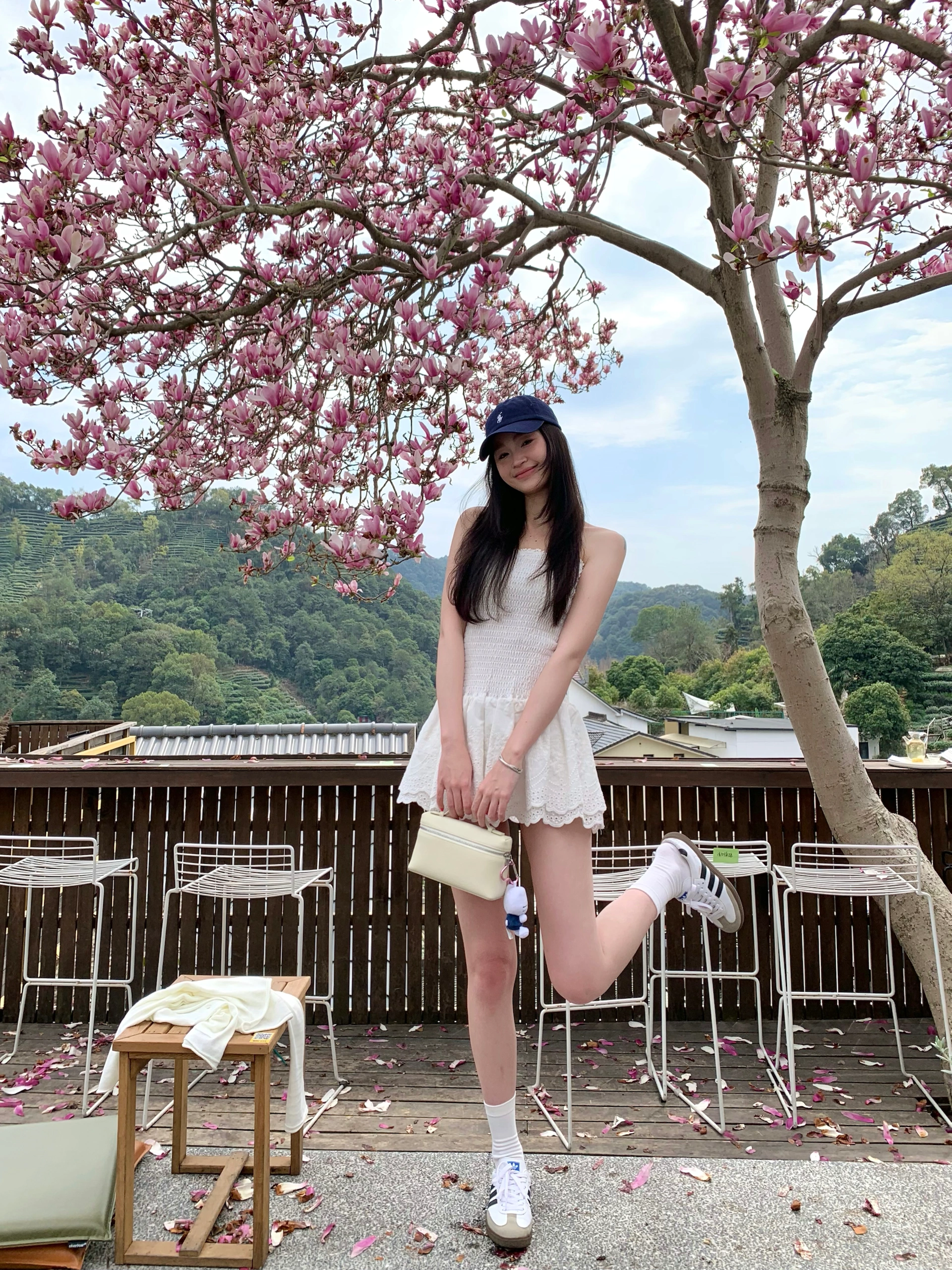 𝐒𝐩𝐫𝐢𝐧𝐠 𝐃𝐚𝐲 🕊️ 春日上山淋场花瓣雨 @瘦肉丸