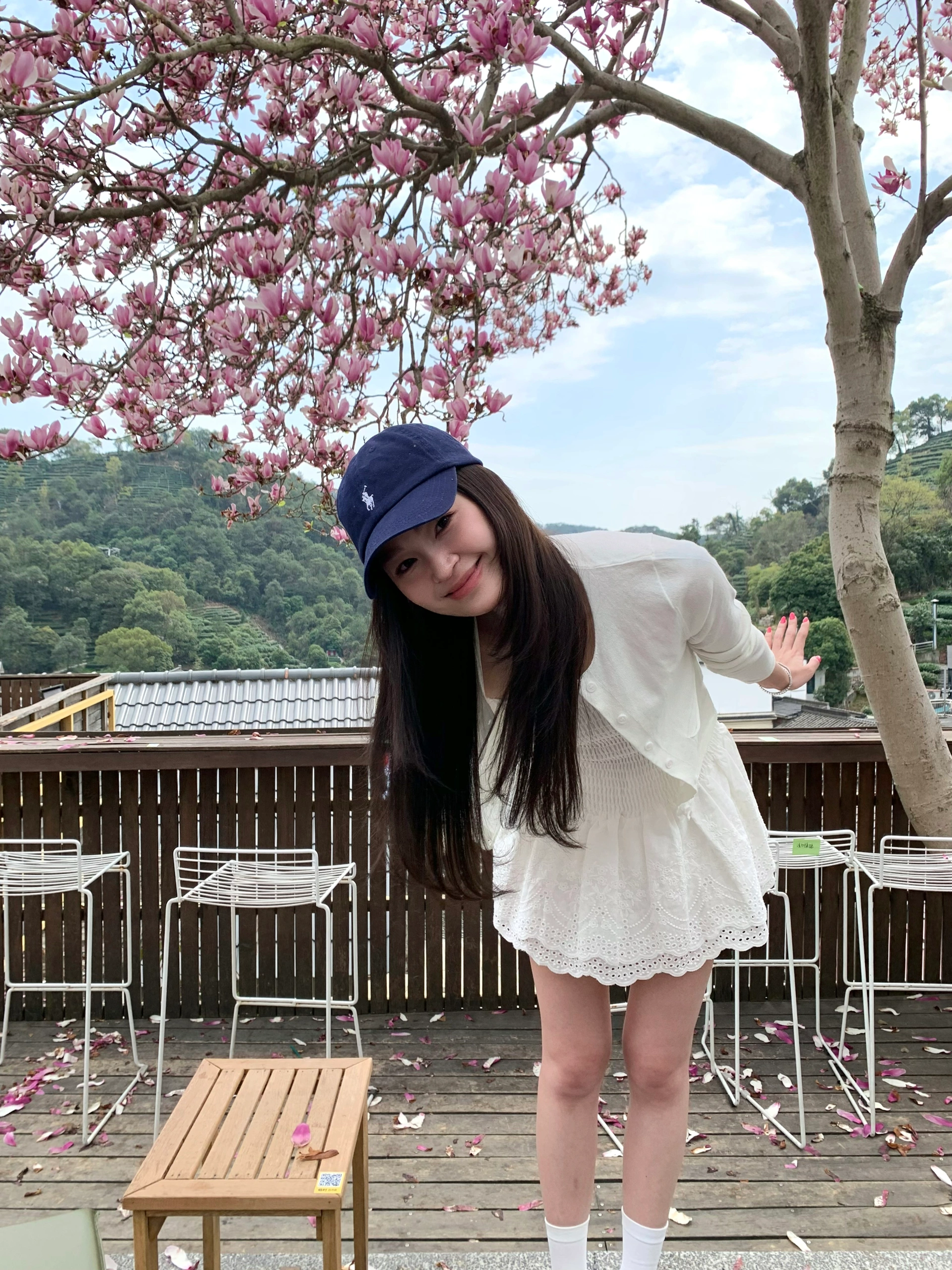 𝐒𝐩𝐫𝐢𝐧𝐠 𝐃𝐚𝐲 🕊️ 春日上山淋场花瓣雨 @瘦肉丸