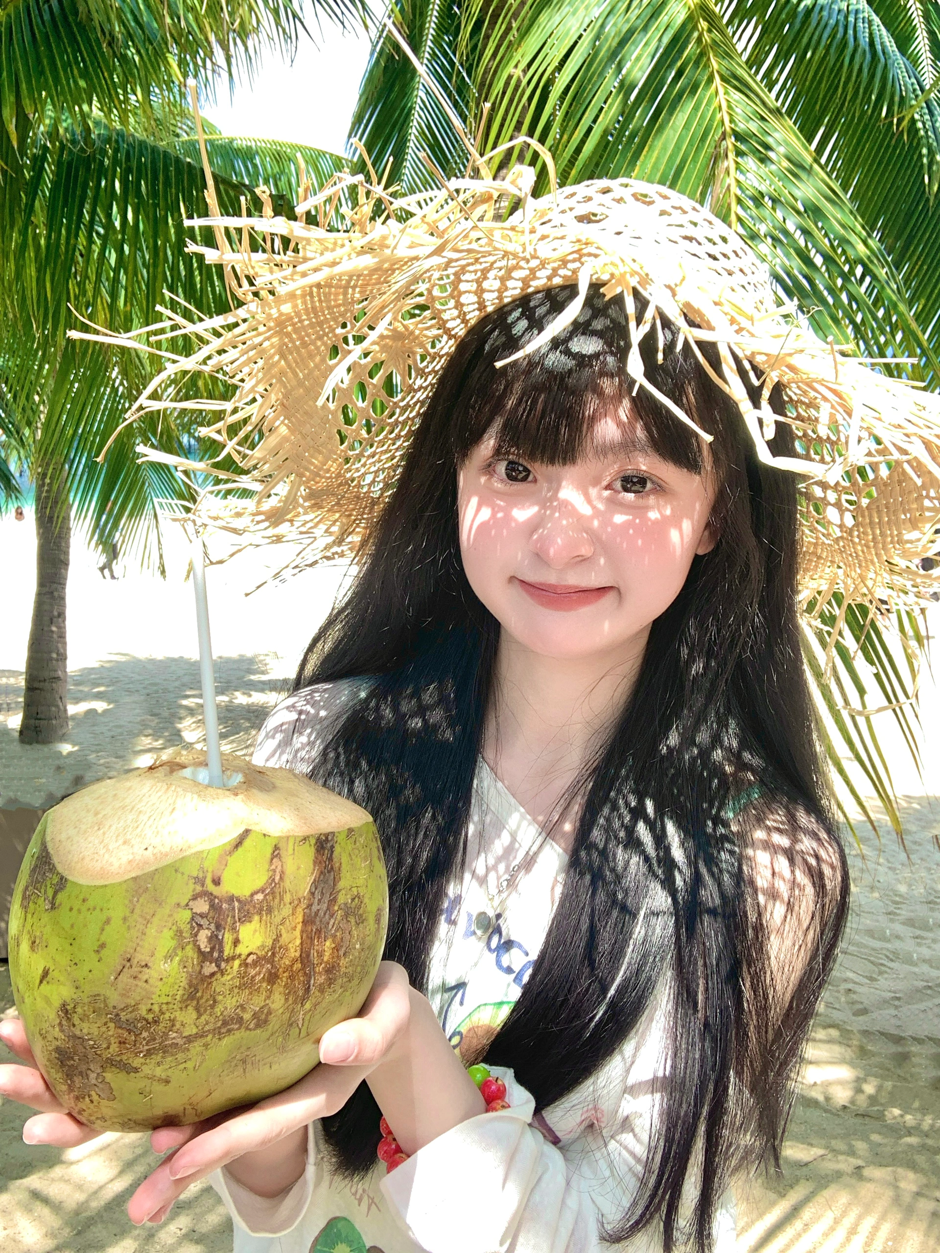 海岛日记｜.★̆̈𝗛𝗲𝗹𝗹𝗼𝗼𝗼𝗼 𓇼🌊 记录海📝🌊🏖️
#来拍照了 #氛围感拍照 #氛围感 #chuu @香菜公主