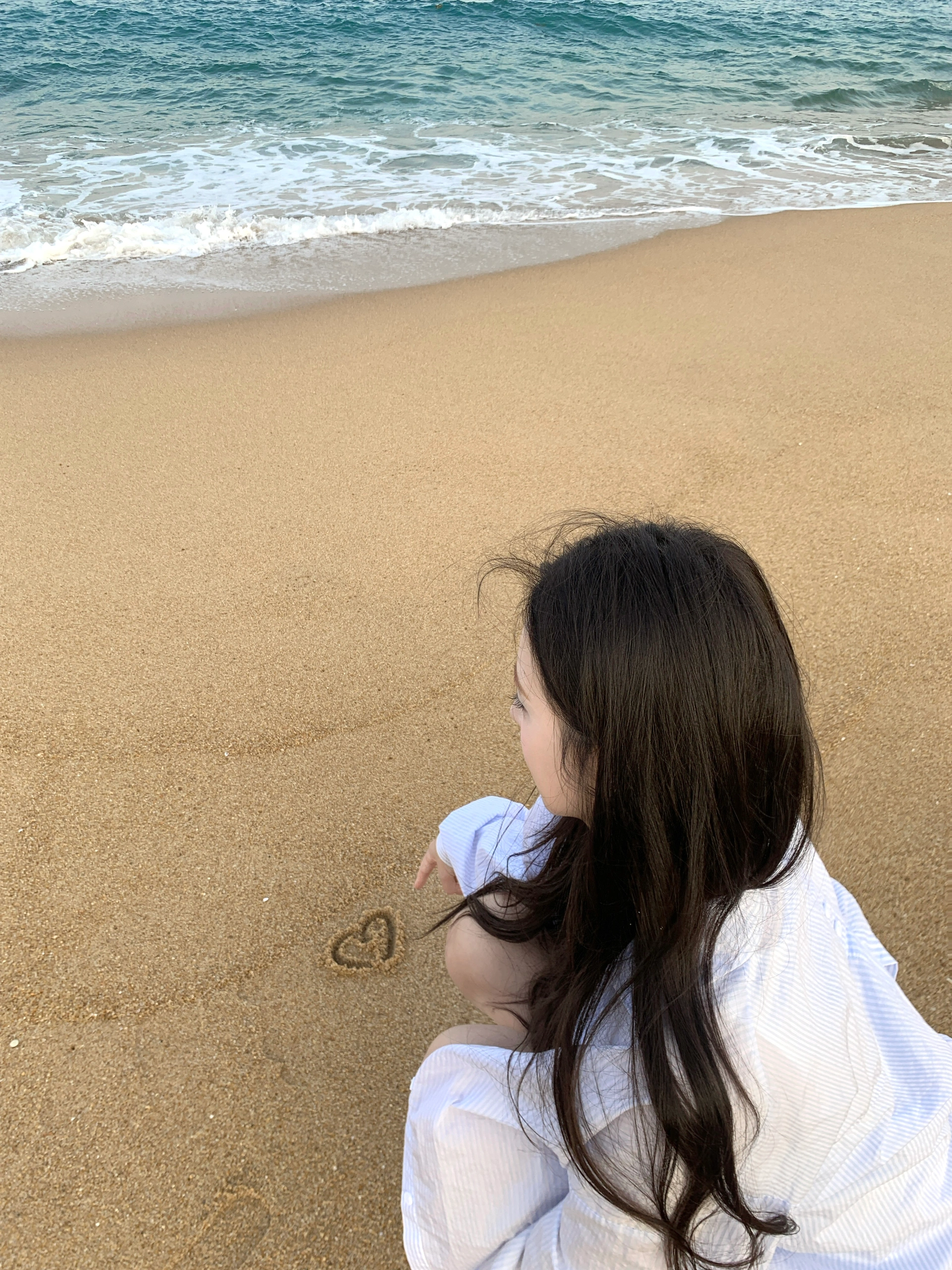 𝘣𝘭𝘶𝘦 𝘴𝘦𝘢 🩵🐚🪥𓇼 𓈒 温柔懒懒的海风🫧
#旅行日记 #来拍照了 #海边拍照 #三亚 #拍照姿势 #分享照片 @In1orange