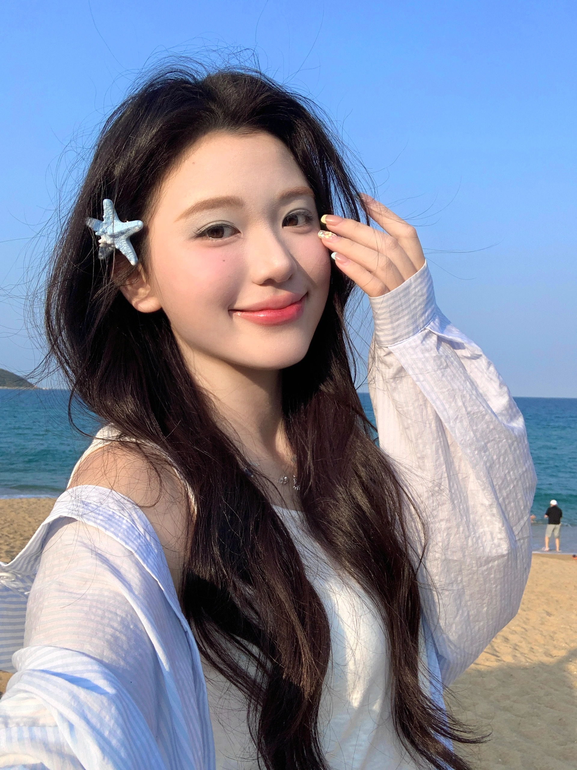 𝘣𝘭𝘶𝘦 𝘴𝘦𝘢 🩵🐚🪥𓇼 𓈒 温柔懒懒的海风🫧
#旅行日记 #来拍照了 #海边拍照 #三亚 #拍照姿势 #分享照片 @In1orange