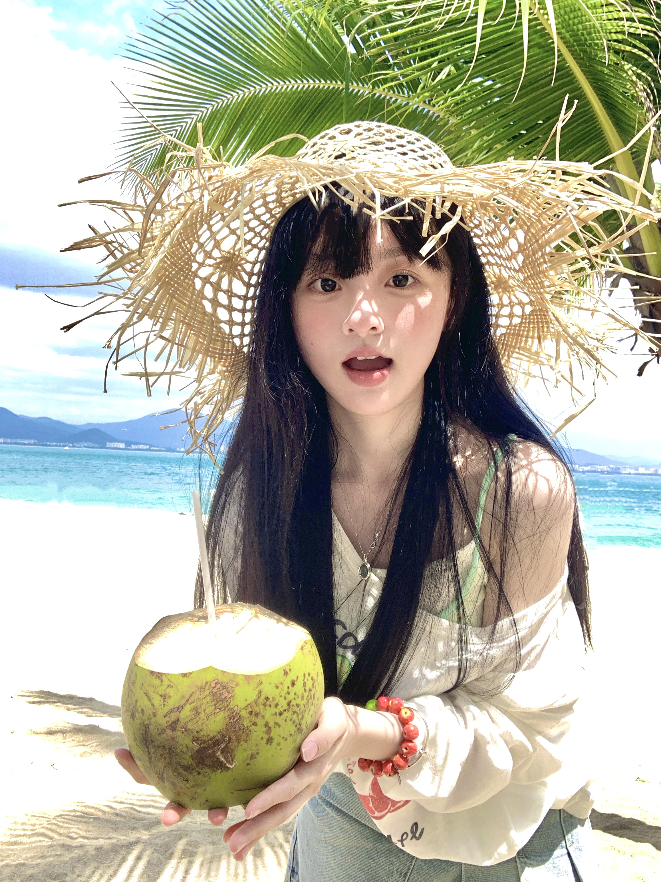 海岛日记｜.★̆̈𝗛𝗲𝗹𝗹𝗼𝗼𝗼𝗼 𓇼🌊 记录海📝🌊🏖️
#来拍照了 #氛围感拍照 #氛围感 #chuu @香菜公主