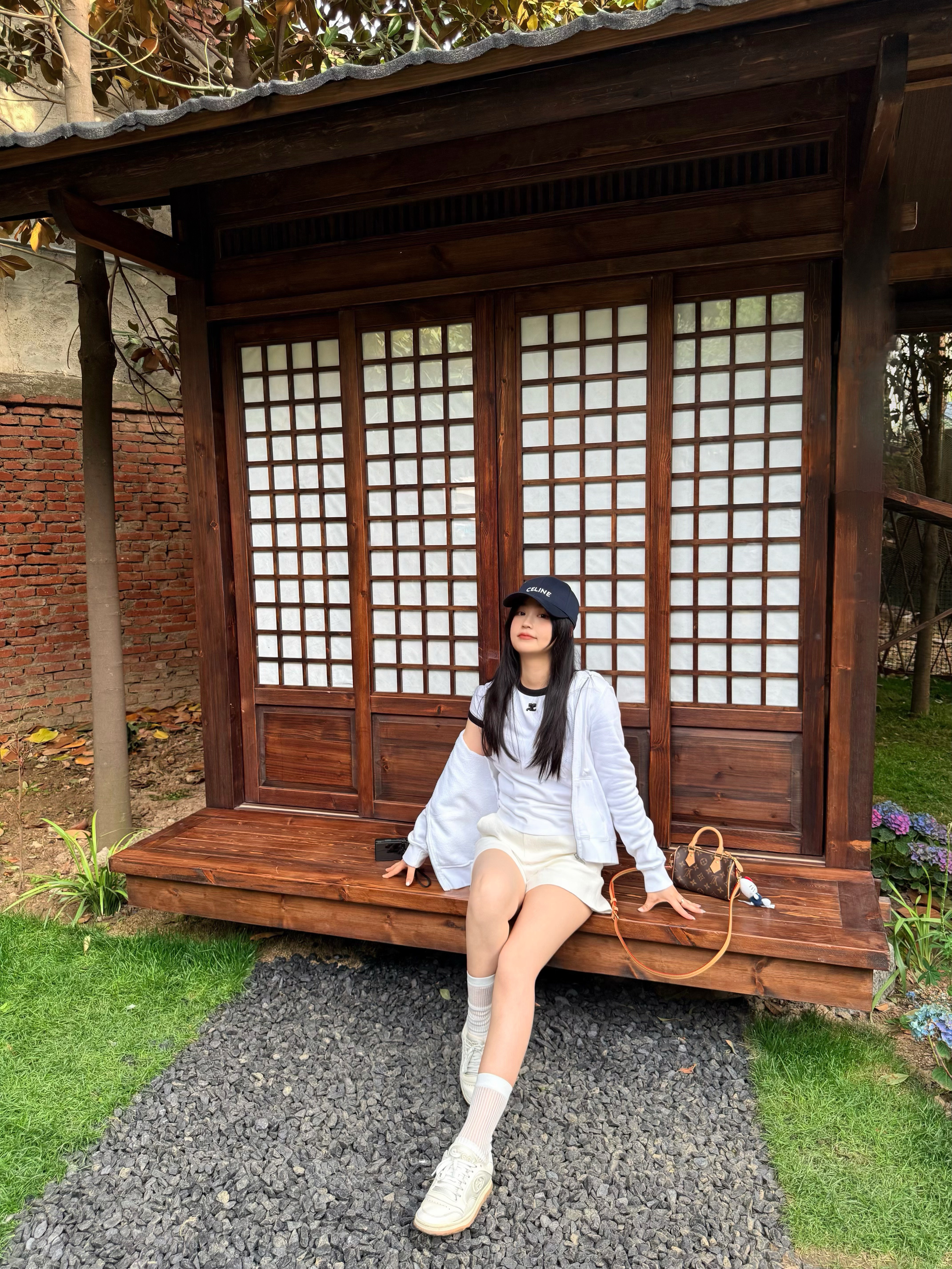 坚定选白内白外是正确的！ 不仅好开还漂亮 改变了我之前的观点
每次出门随手一拍都很好看
出片像呼吸一样简单 哈哈哈哈
#特斯拉 #tesla #modely #焕新版modely @该用户天天开心