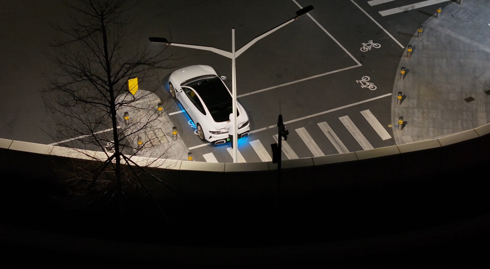 深圳拍车新打卡地！ 晚上没车 效果贼好 #拍车 #汽车摄影 #夜景 #深圳 #玩车 @Eic sl