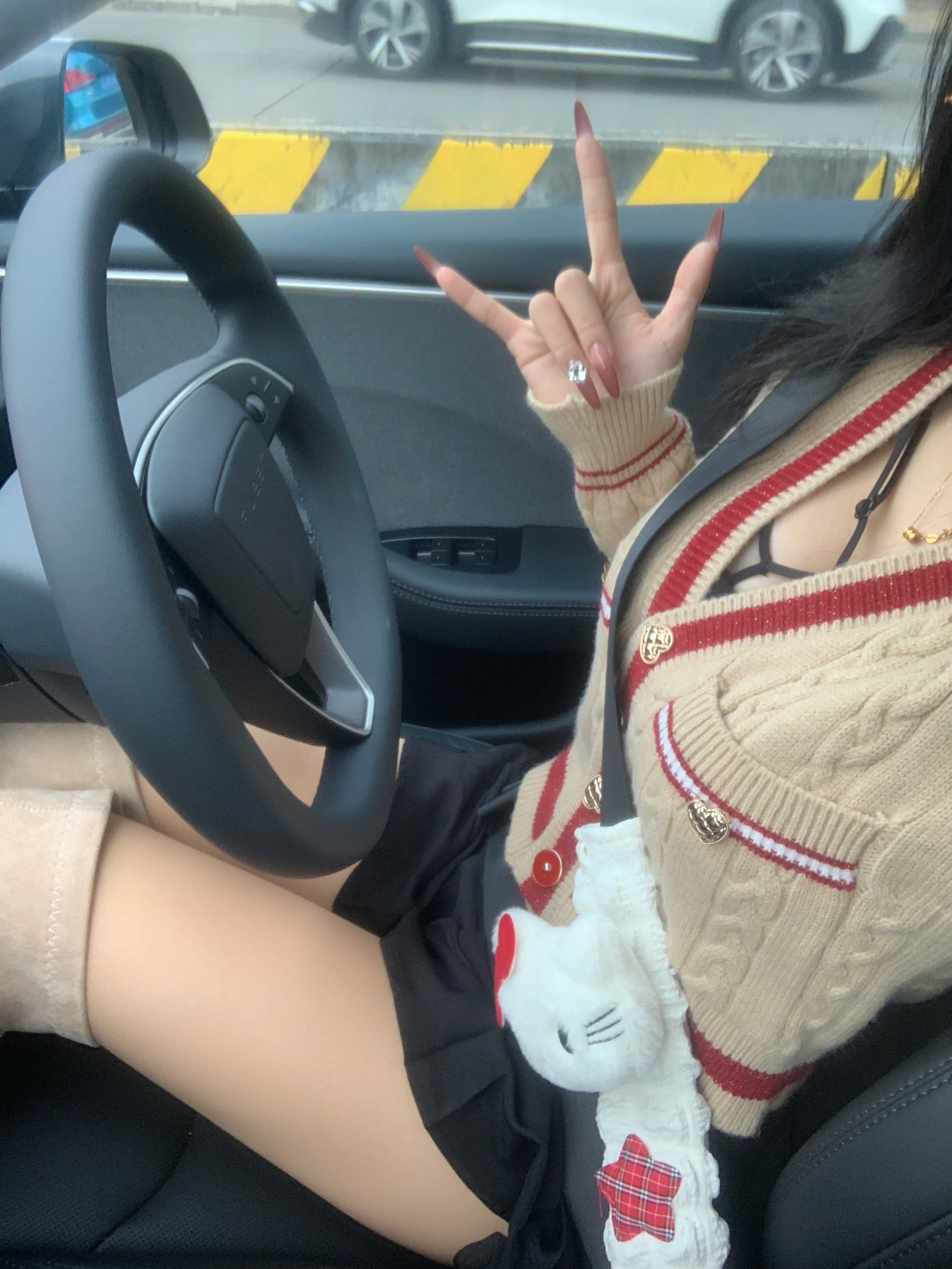 想看看特斯拉女车主每日穿搭！ 快让我抄一下作业[哇R][哇R]
#今天开车穿什么 @DK