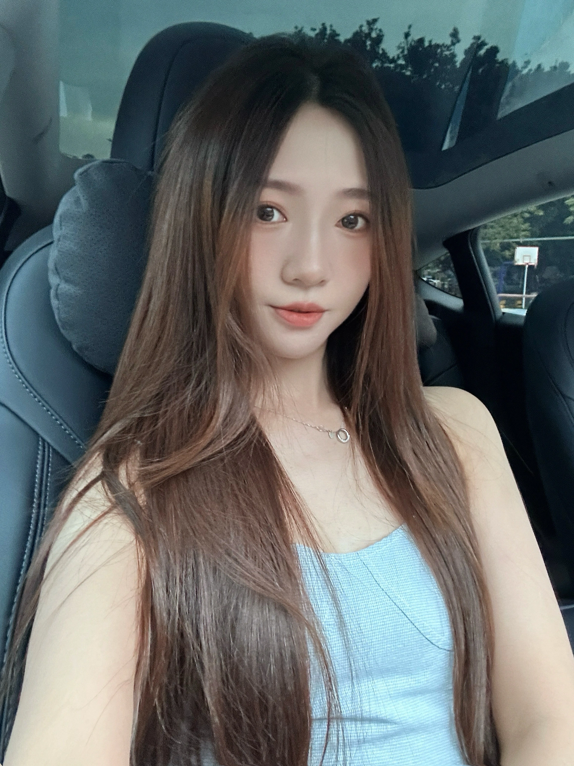 🤍TESLA｜夏日限定·车里小确幸🍒 #特斯拉
#特斯拉女车主
#车内拍照
#定格车内氛围感
#女生车里有什么
#女生车内饰
#车载好物
#富士直出
#特斯拉modely
#plog @张张在生活