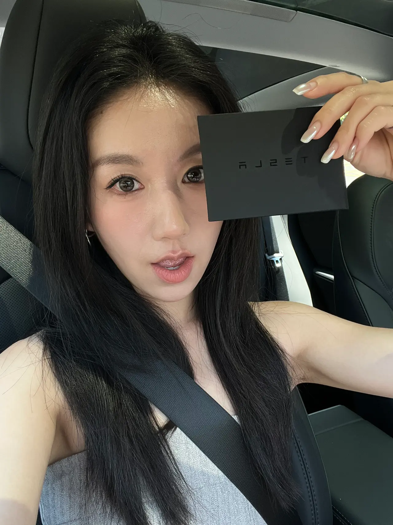 提车日记🚗 |30岁终于靠自己买了第一辆车 提车拍照用什么姿势看这个就够啦!
恭喜自己成为特斯拉车主!
不能浪费闺蜜拍的10086张照片📸
把财运散播给评论区的姐妹们,祝大家早日提车🥳
#提车日记 #提车啦 #提车拍照 #model3 #特别心动的车 #提车 #提车日记 #特斯拉提车 #换车的尽头是电车 #适合女孩子的车 @大栗旬Dianne