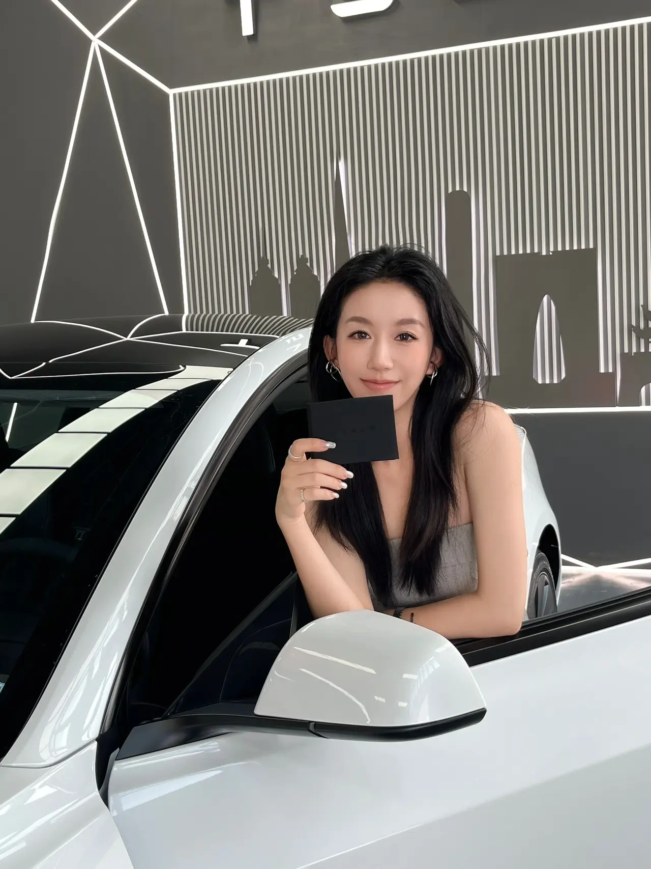 提车日记🚗 |30岁终于靠自己买了第一辆车 提车拍照用什么姿势看这个就够啦!
恭喜自己成为特斯拉车主!
不能浪费闺蜜拍的10086张照片📸
把财运散播给评论区的姐妹们,祝大家早日提车🥳
#提车日记 #提车啦 #提车拍照 #model3 #特别心动的车 #提车 #提车日记 #特斯拉提车 #换车的尽头是电车 #适合女孩子的车 @大栗旬Dianne