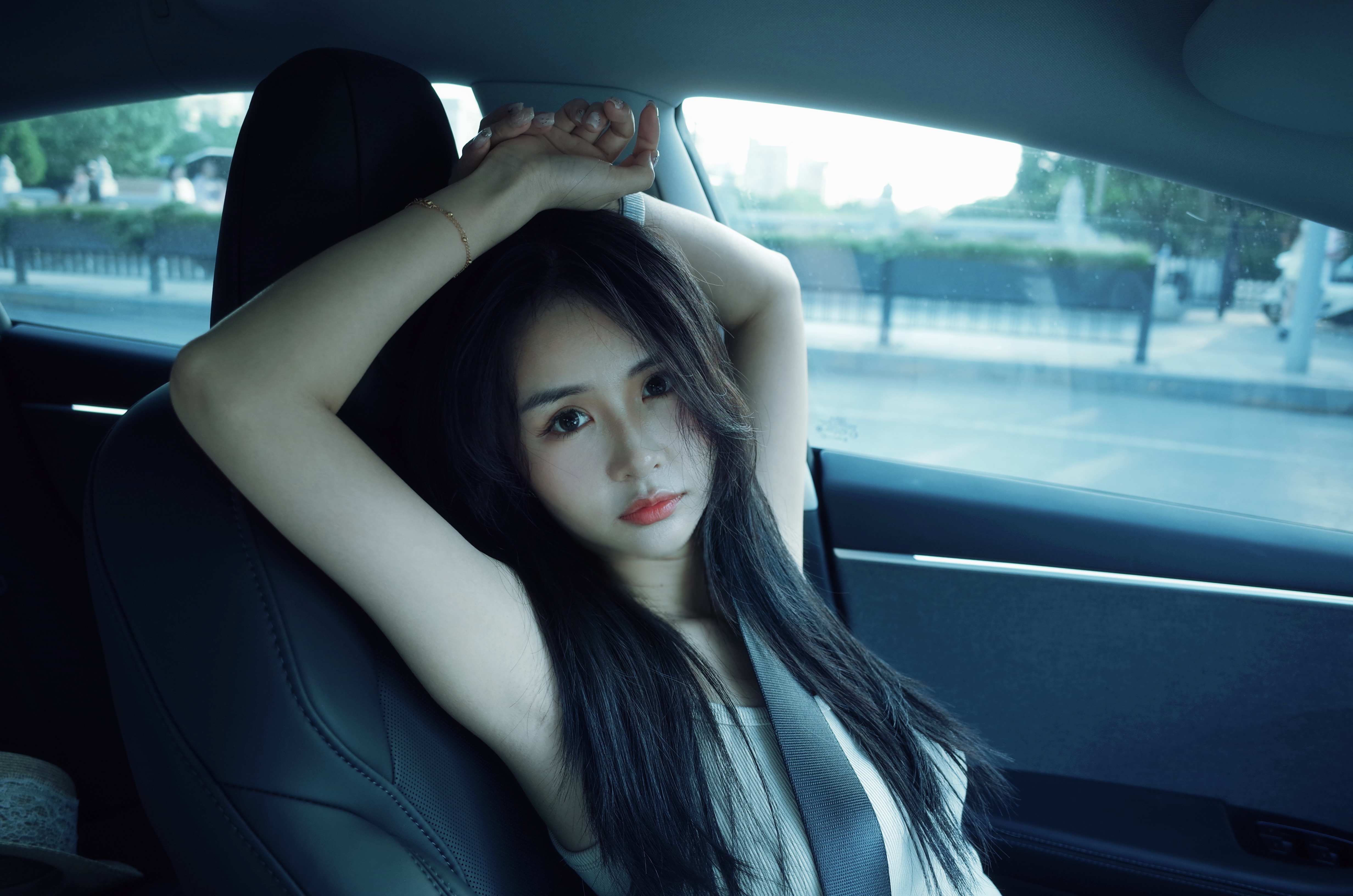 当你是特斯拉女车主，你就会得到这样的照片… #定格车内氛围感 #汽车拍摄 #model3  #特斯拉 #女车主 #氛围照 @XIZI