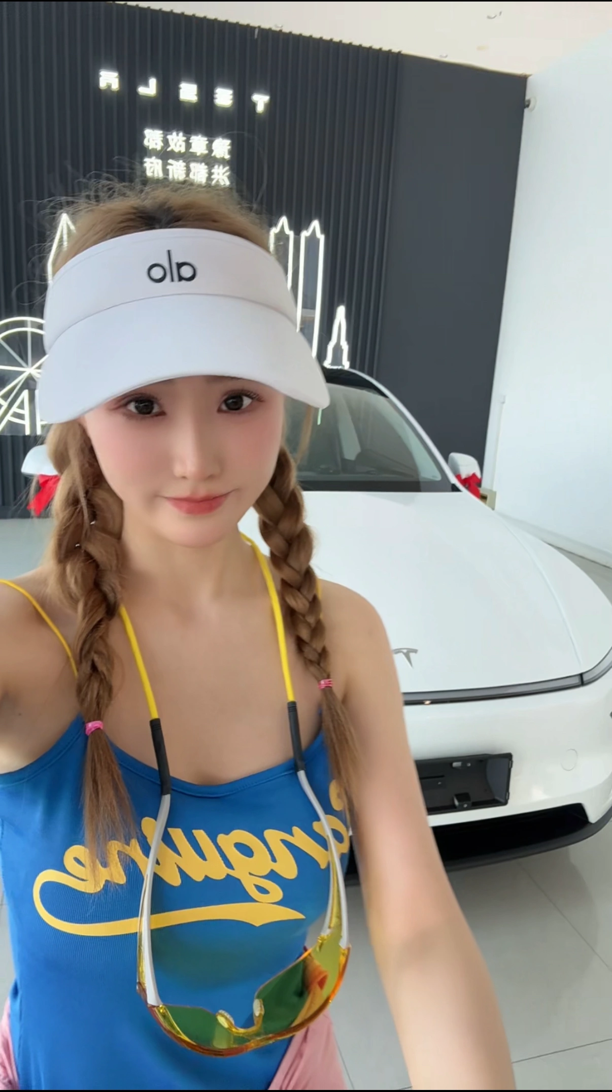 人生第“2辆”特斯拉 三次提车 ，两次给啦特斯拉。开来开去还是觉得特斯拉比较适合女生开#新能源汽车 #特别心动的车 #model3 #换车的尽头是电车 #所有的等待都是值得的 #喜提新车 #我的小车车 #满电出发充满 @A