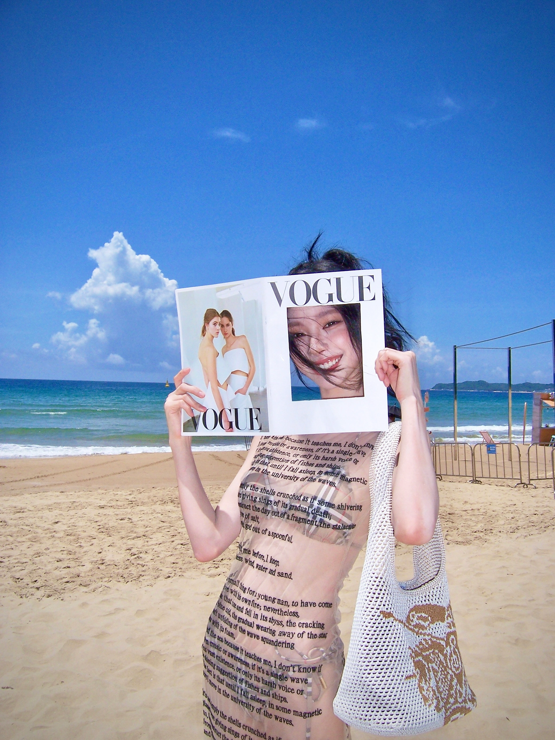 🐚 ˖⸂ ‎⟡ 👙𓂂 𓏻 🏊🏻⸝⸝⸝ ˣ 🥽 𝑻𝒉𝒆 𝒔𝒆𝒂~~~
回到快乐老家🌴
我的海岛假日✌️
	
@Rocco刘冲
#VogueVacation
#VOGUE海边假日 @易梦玲