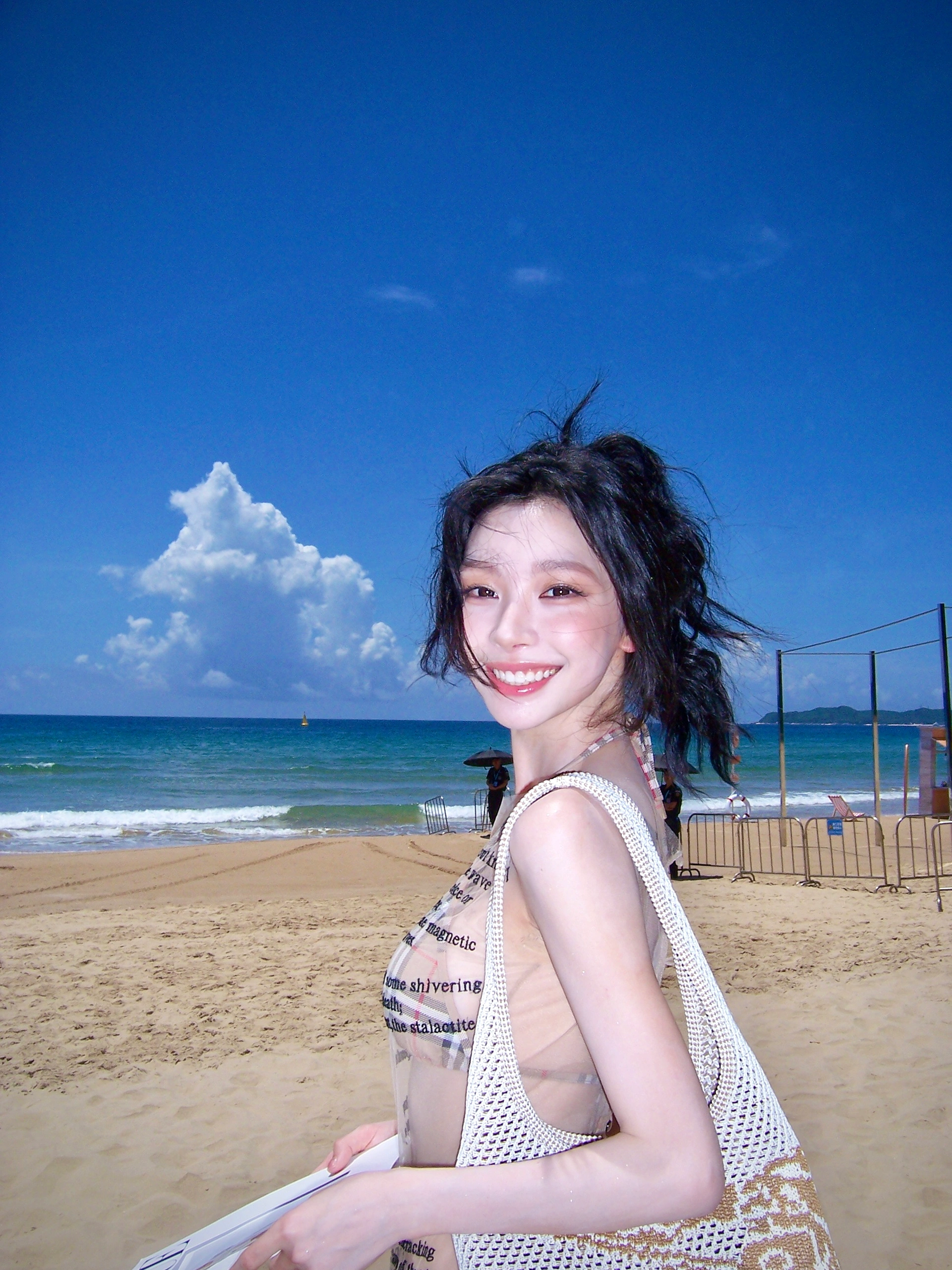 🐚 ˖⸂ ‎⟡ 👙𓂂 𓏻 🏊🏻⸝⸝⸝ ˣ 🥽 𝑻𝒉𝒆 𝒔𝒆𝒂~~~
回到快乐老家🌴
我的海岛假日✌️
	
@Rocco刘冲
#VogueVacation
#VOGUE海边假日 @易梦玲