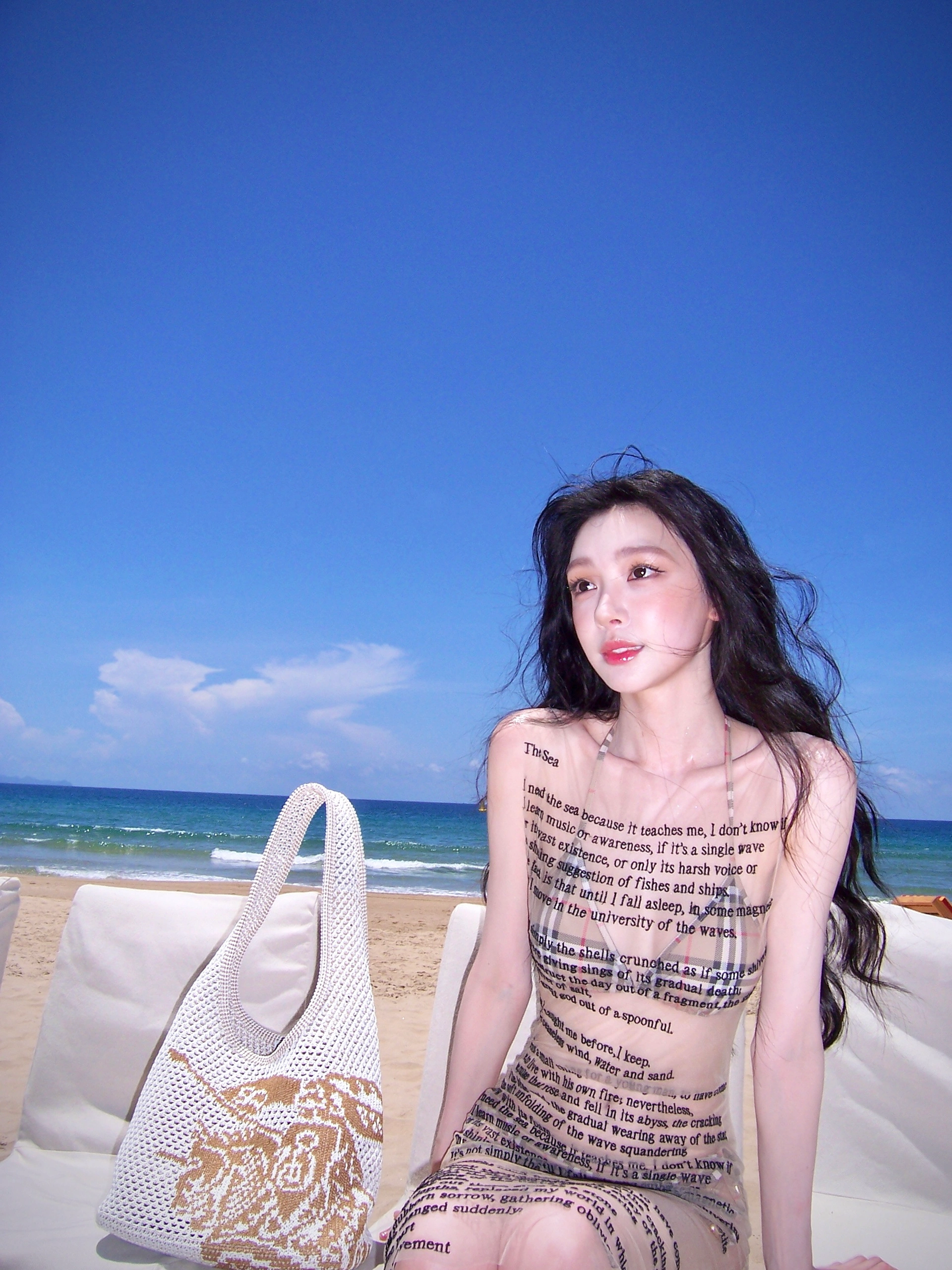 🐚 ˖⸂ ‎⟡ 👙𓂂 𓏻 🏊🏻⸝⸝⸝ ˣ 🥽 𝑻𝒉𝒆 𝒔𝒆𝒂~~~
回到快乐老家🌴
我的海岛假日✌️
	
@Rocco刘冲
#VogueVacation
#VOGUE海边假日 @易梦玲