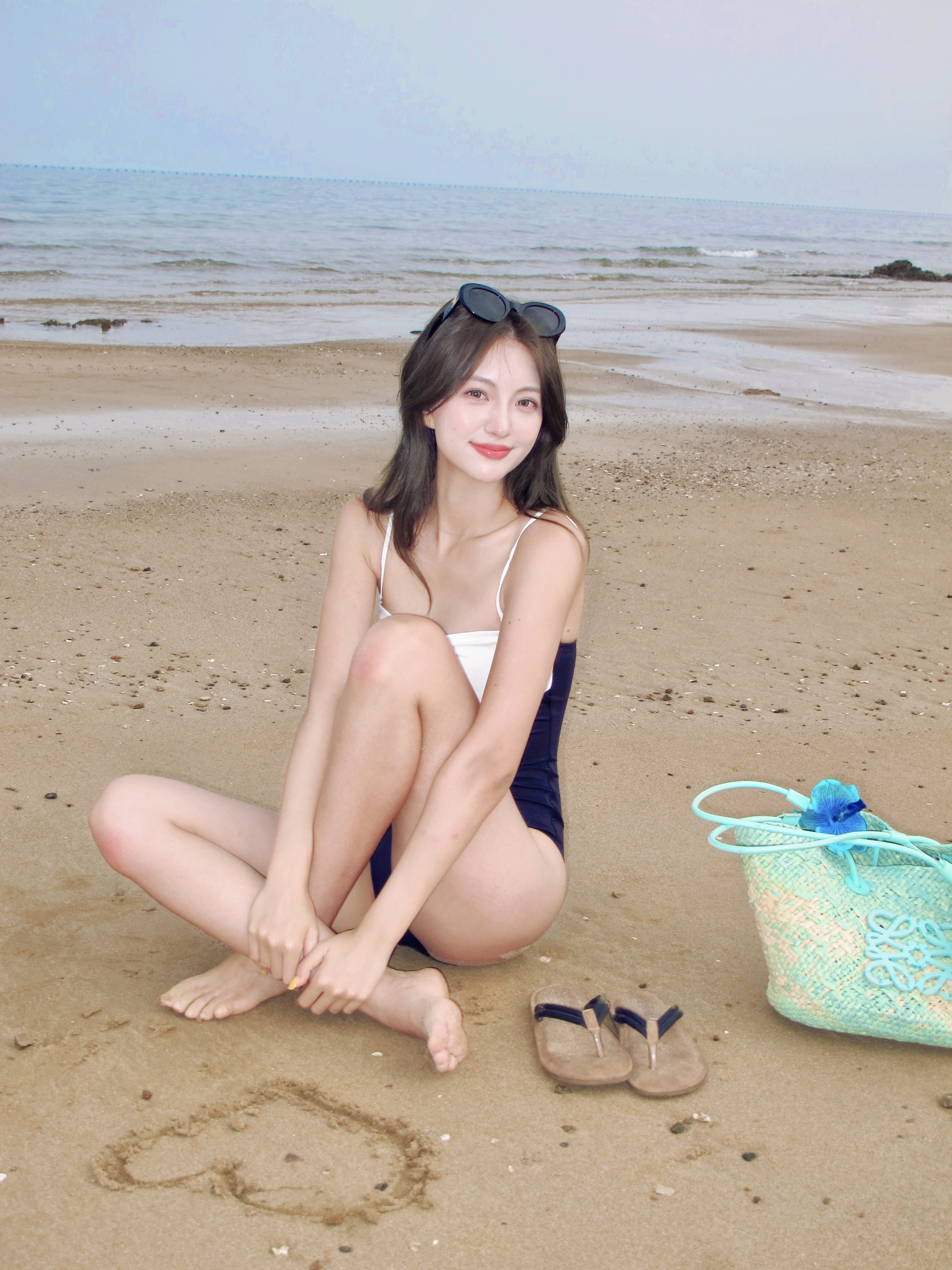 小麦色精灵🧚 回北方真舒服
越来越喜欢我的小麦色了
#来拍照了 #美是一种感觉 #好喜欢我的肤色 #我的美独一份 #小红书春日特派员 #海滩 #海边拍照 @暴躁妹妹