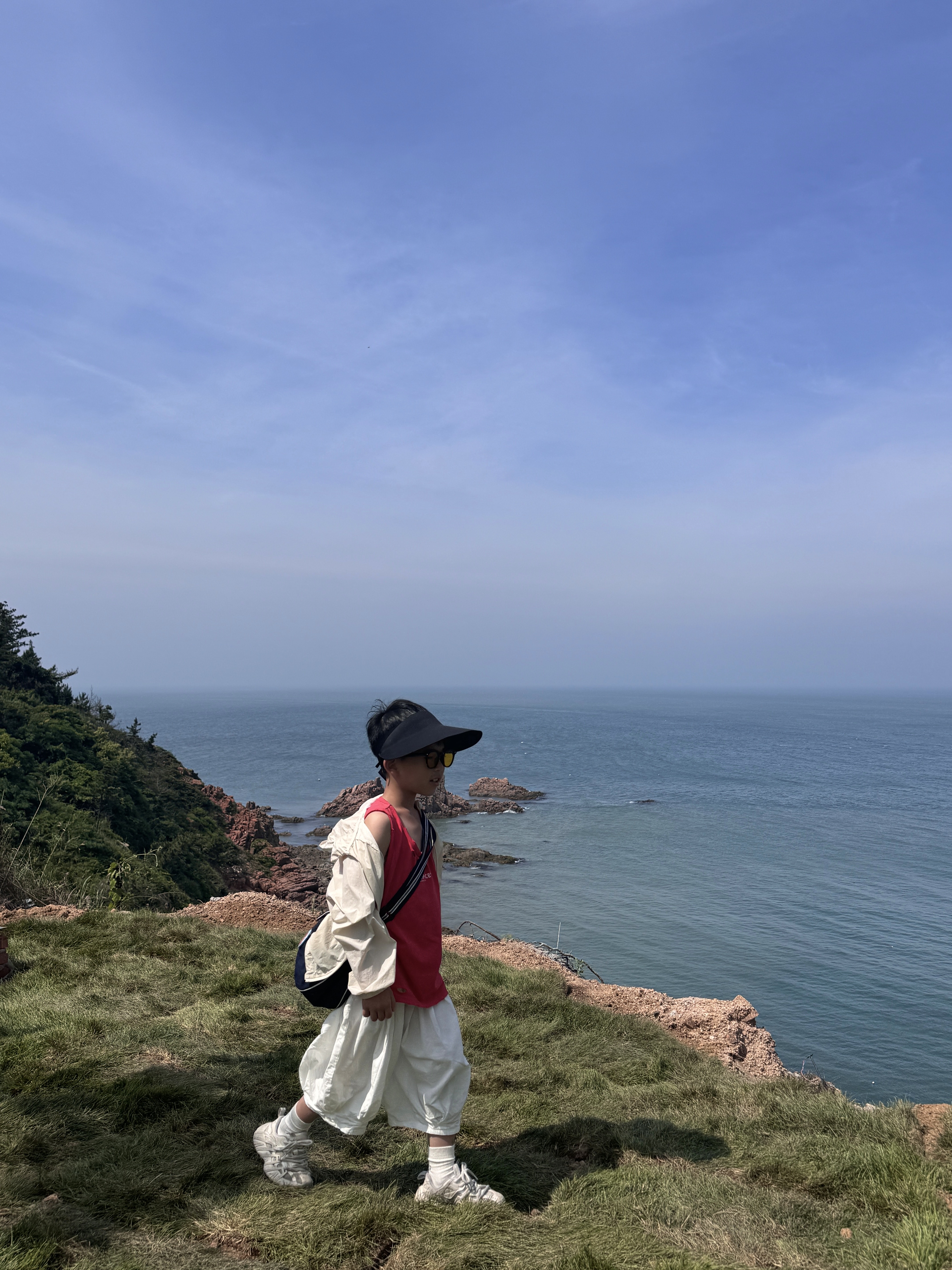 特斯拉女车主｜生活是自己的  每天都是自由 威海站📍WEI HAI• BLUEWAYS.
	
因为抖音的一个视频———搁浅的布鲁维斯号
拉上我的旅游搭子说走就走
日升月落 总有黎明⛴
#记录吧就现在 #生活在别处自由在路上 #或许自由更甚一筹 #出发永远比向往更有意义 #多看大自然少与人纠缠 #浪漫生活的记录者 #好好生活满电出发 #威海 #这世界的一切都在吸引我 #少与人纠缠多看大自然 @何子